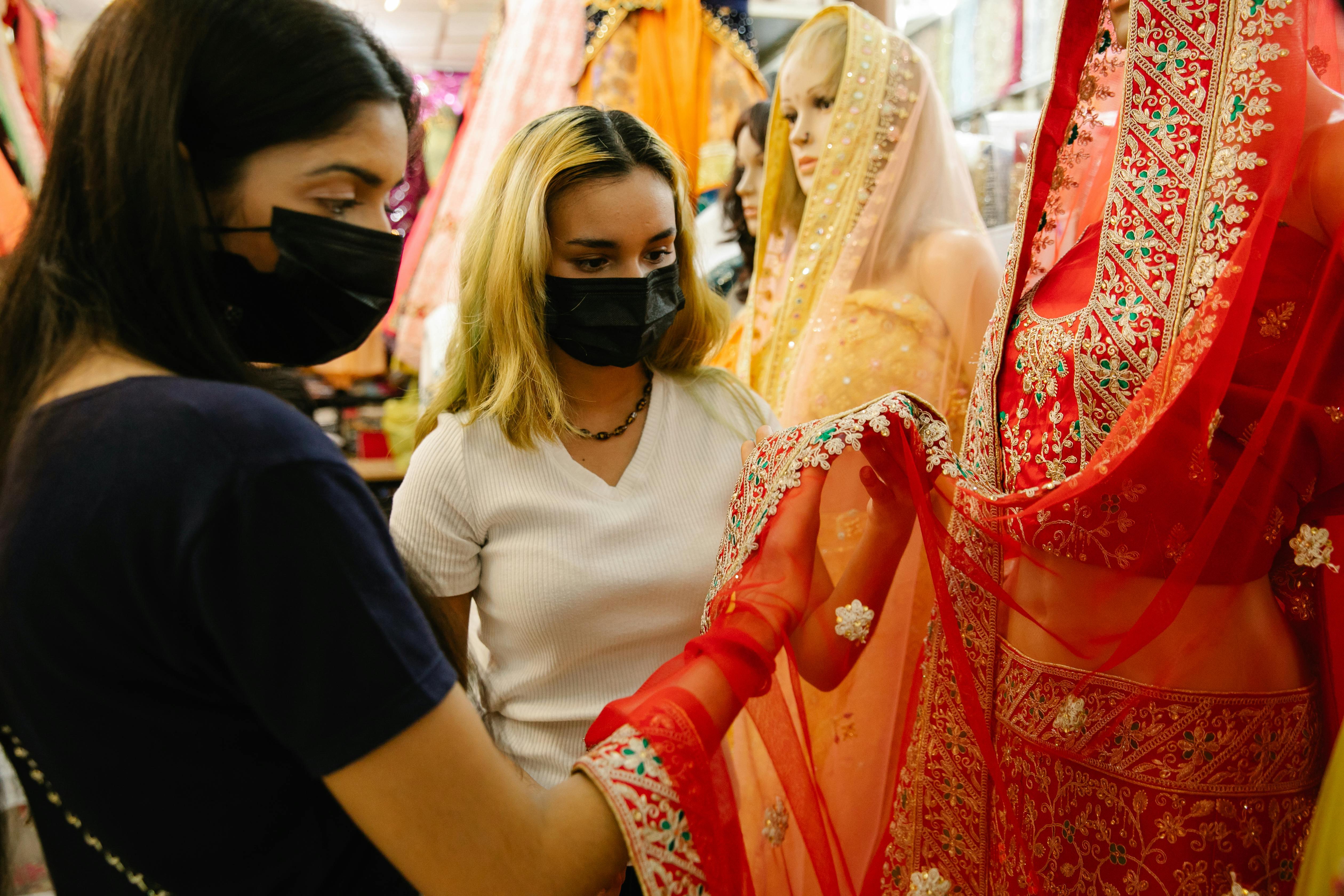 Delhi Personal Shopping Tour with Local Expert