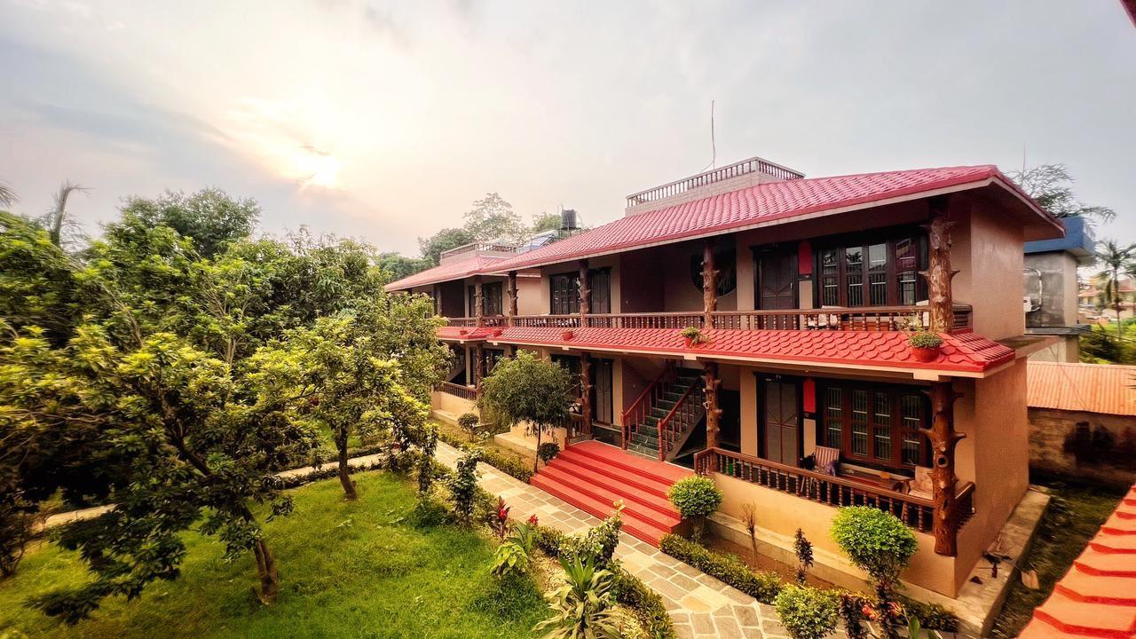 Chitwan 3-Day Safari & Tharu Culture Immersion