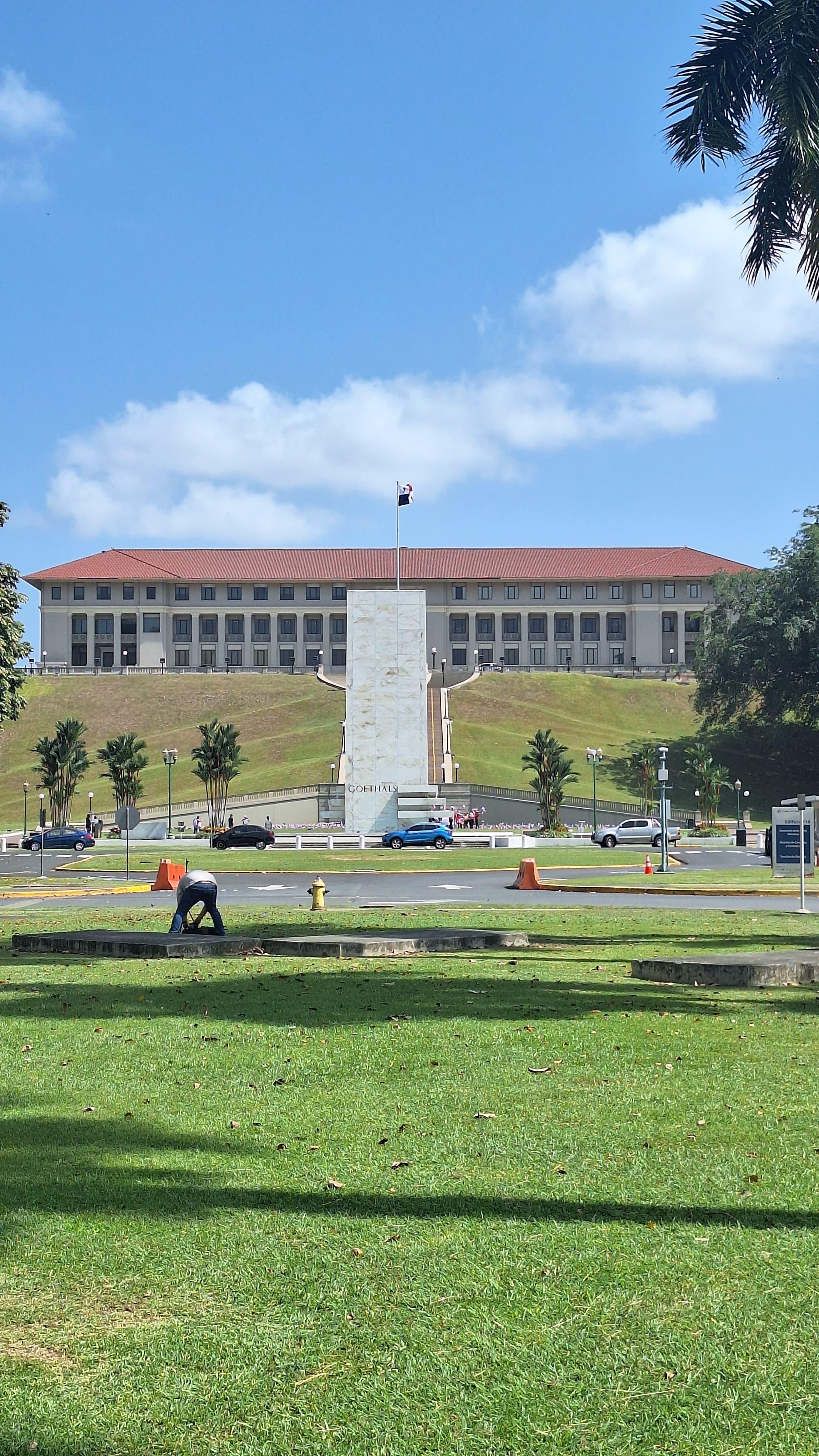 Private Panama Canal & Miraflores Locks Sightseeing Tour