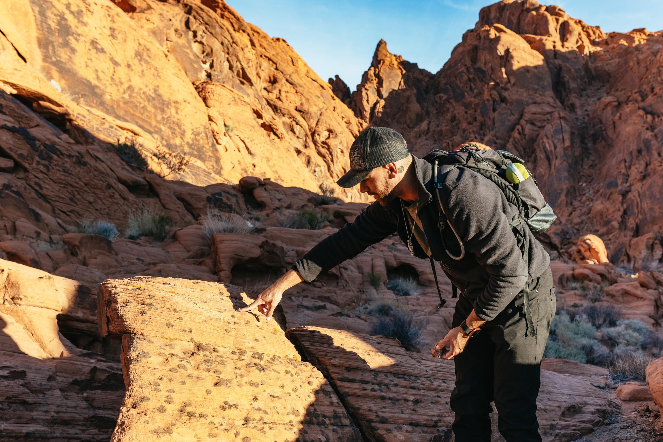 Las Vegas: Valley of Fire Guided Hike with Drinks and Snacks - 2026 (Verified Reviews)