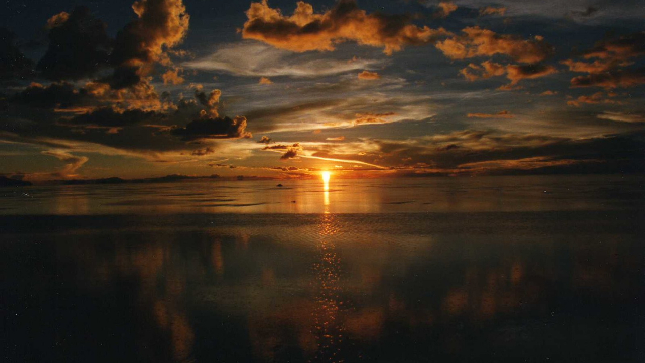Uyuni Sunset & Starlight Photography Expedition
