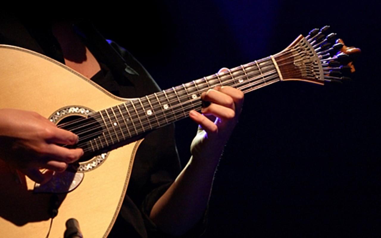 Fado Evening with Dinner in Authentic Porto Venue