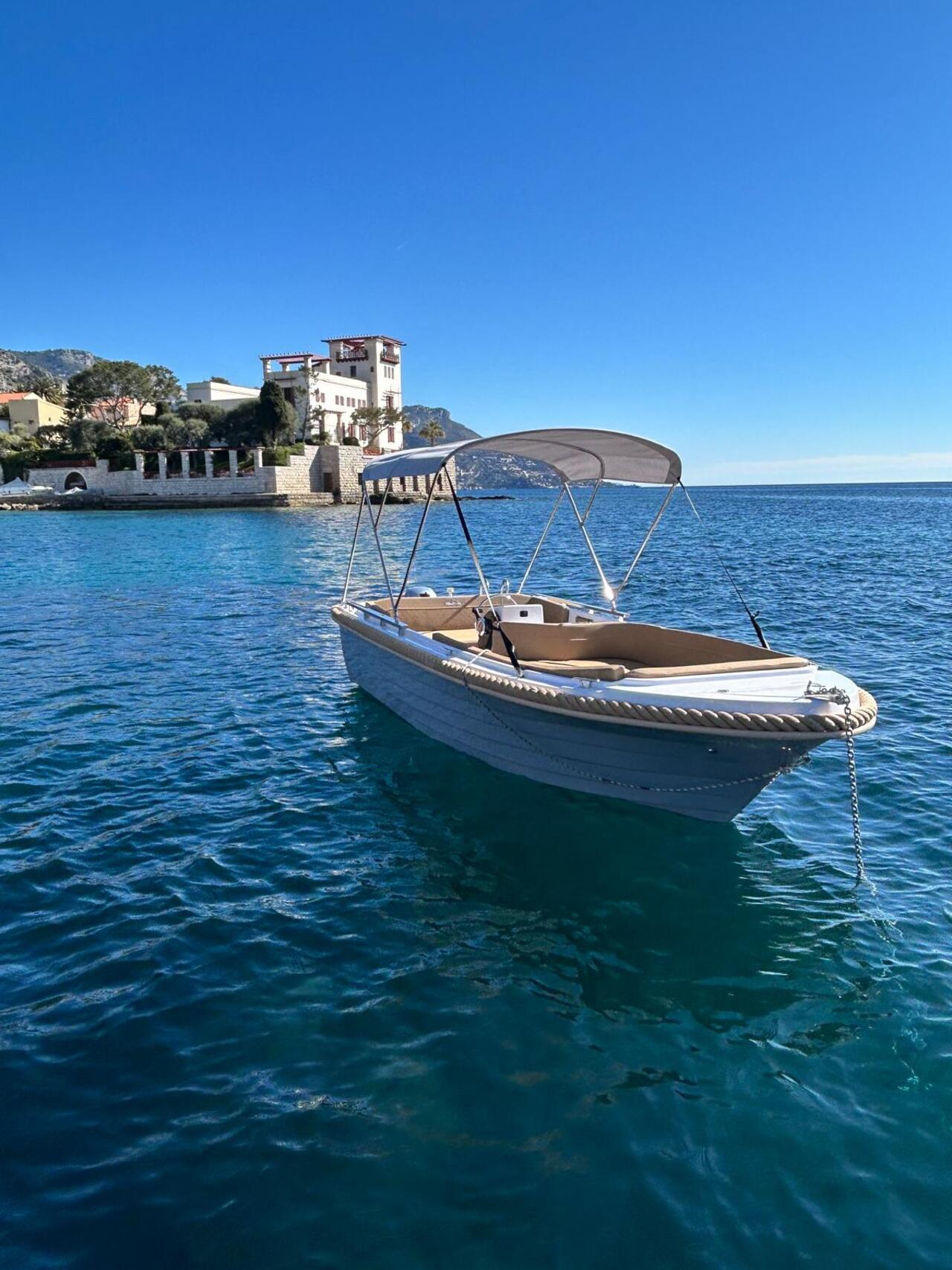 Monaco: License-Free 1-Hour Boat Rental
