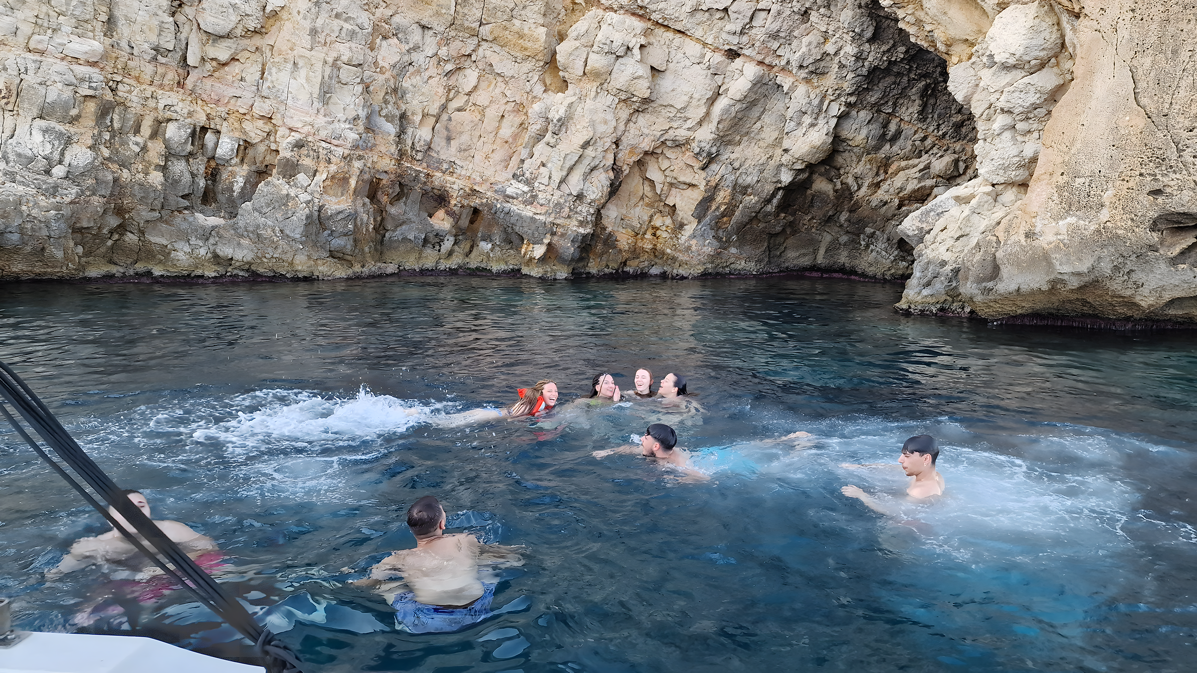 Siracusa: Ortigia & Sea Caves Boat Tour w/ Prosecco & Fruit