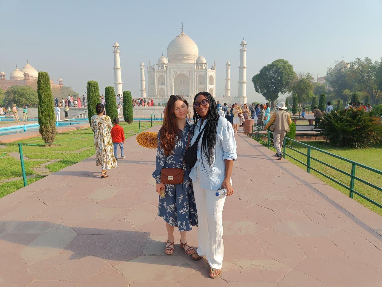 Agra Private Tour: Taj Mahal Sunrise & Agra Fort with Skip-the-Line Entry