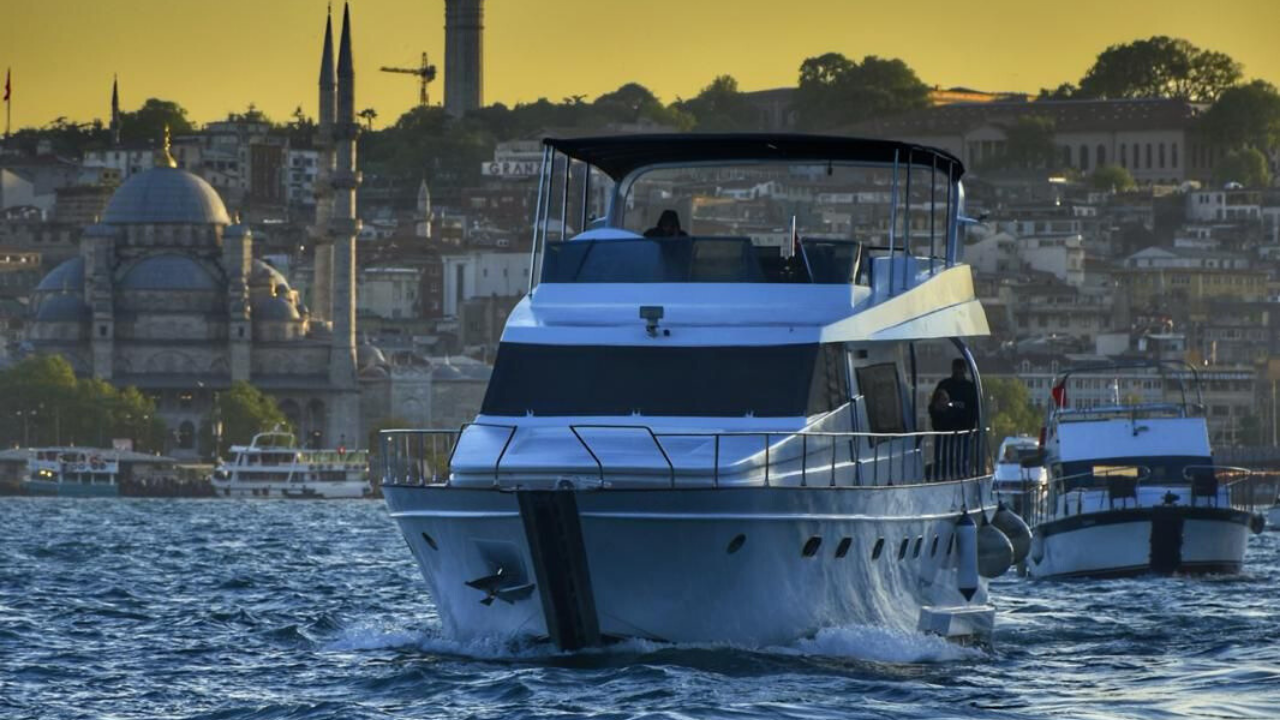 Private Luxury Yacht Cruise on the Bosphorus