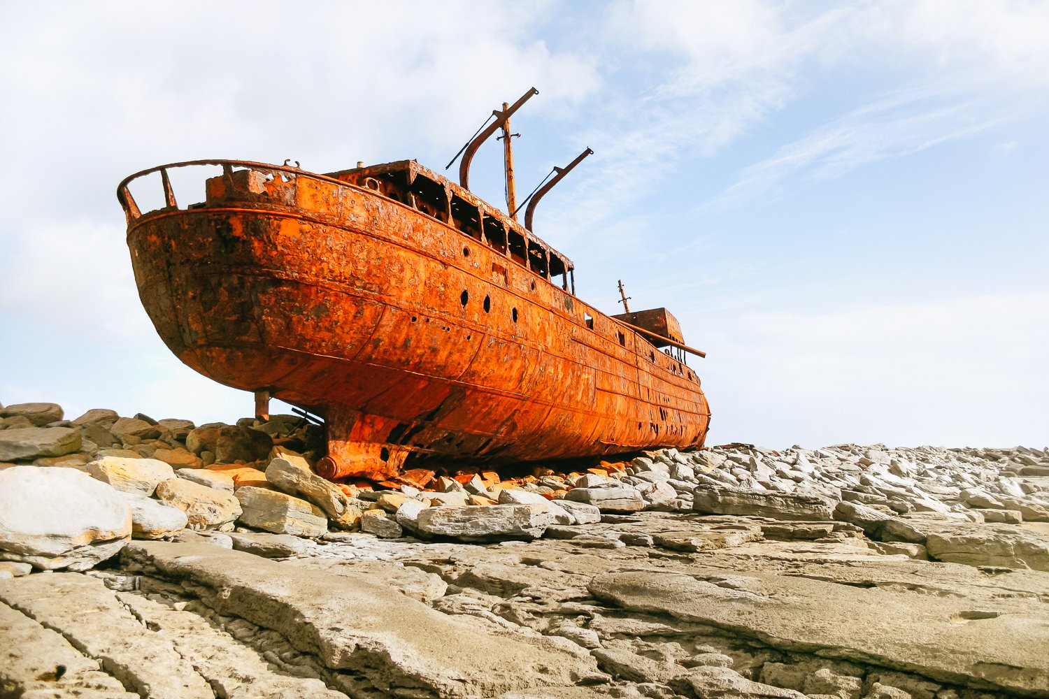Aran Islands & Cliffs of Moher Day Tour with Cruise from Galway