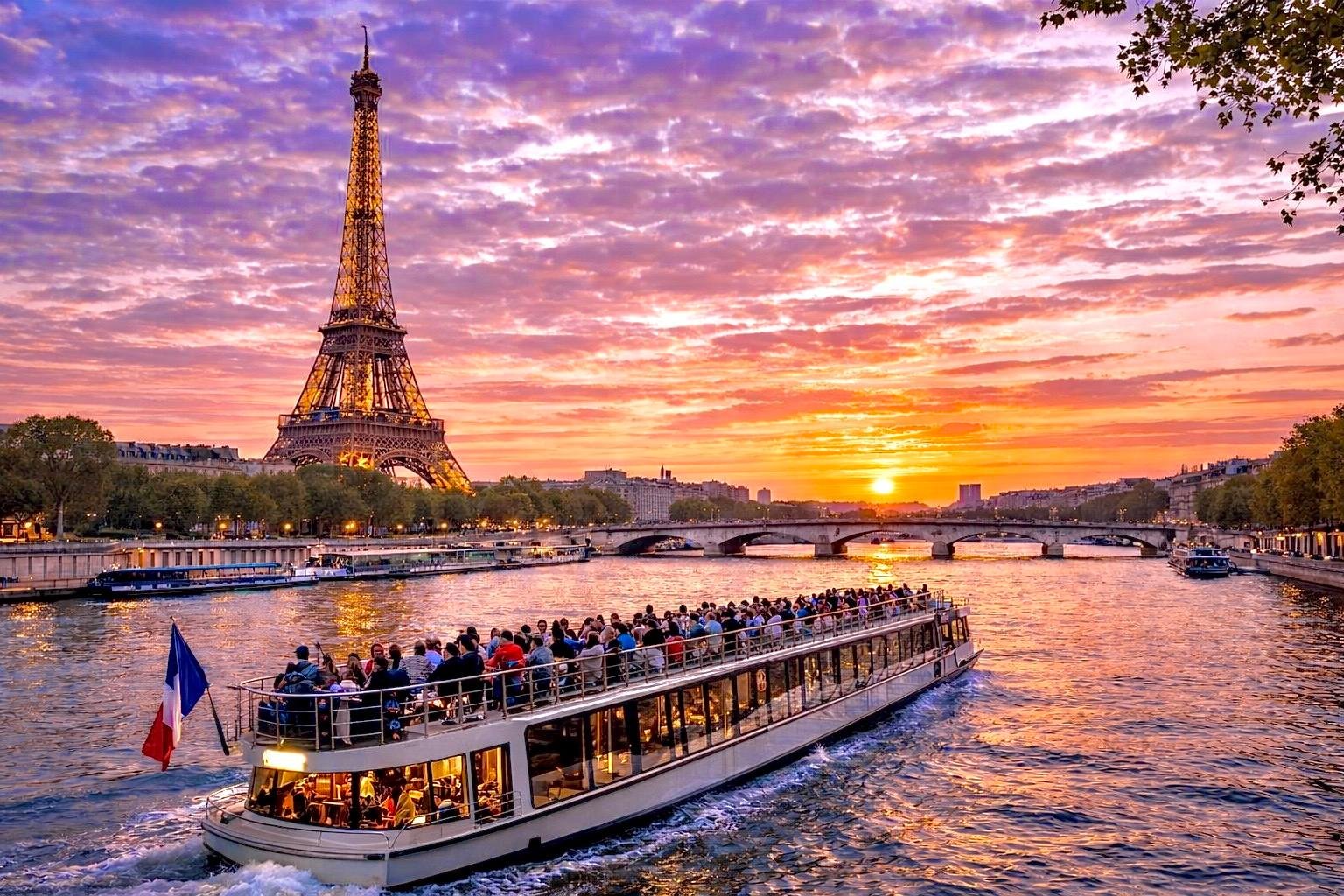 Seine River Cruise with Sweet Treat at Trocadéro