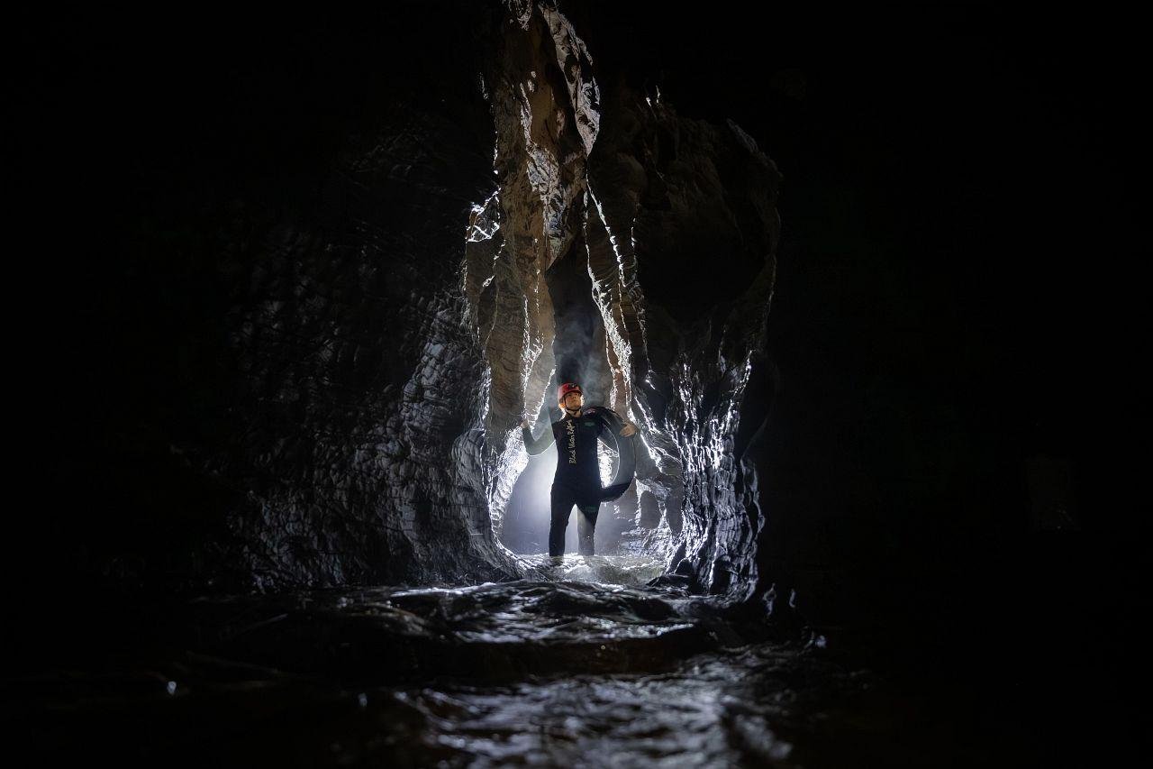 Waitomo Black Labyrinth Underground Rafting