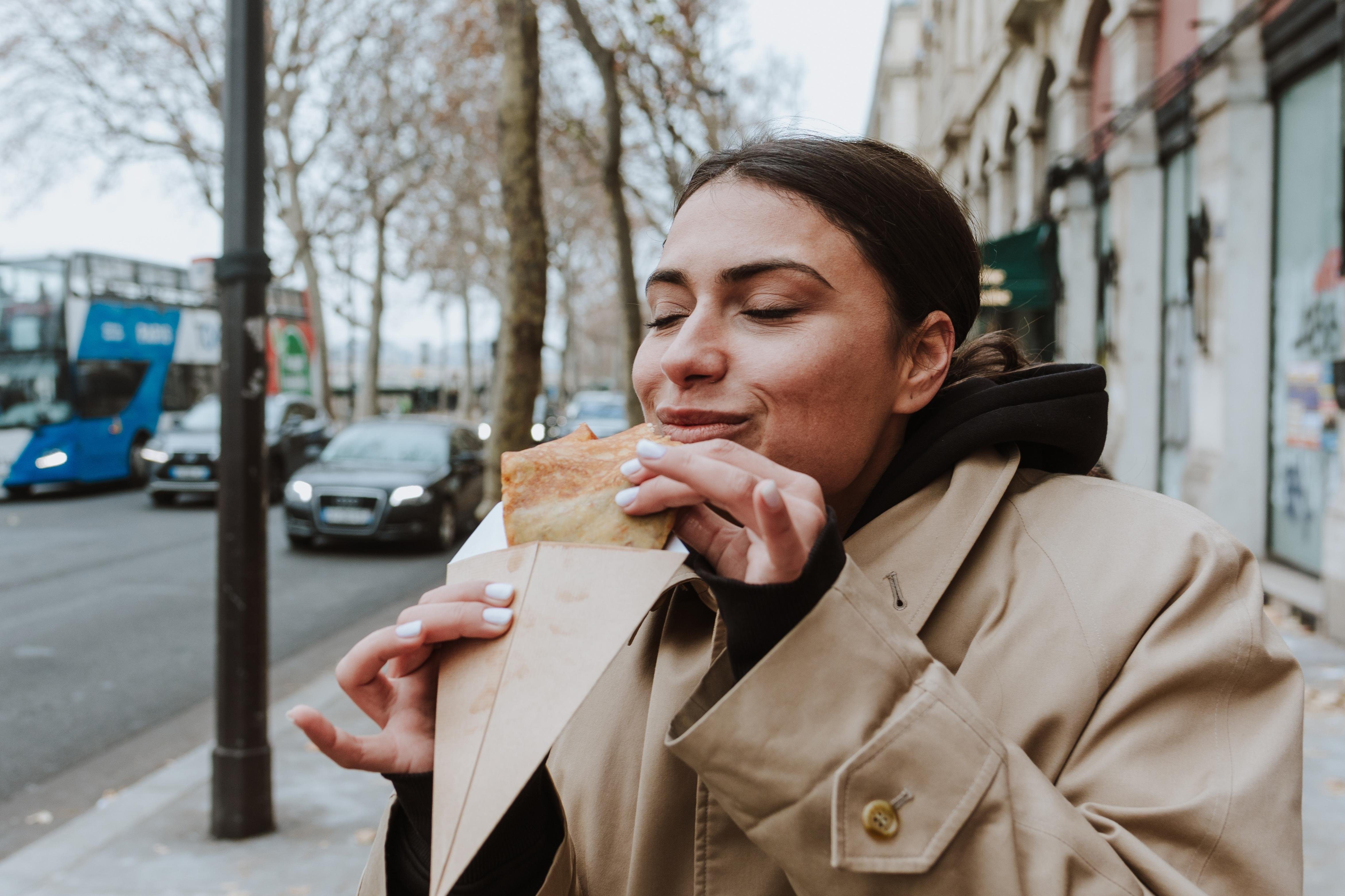 Montmartre Gastronomic Walking Tour: 10 Tastings & Wine Pairings
