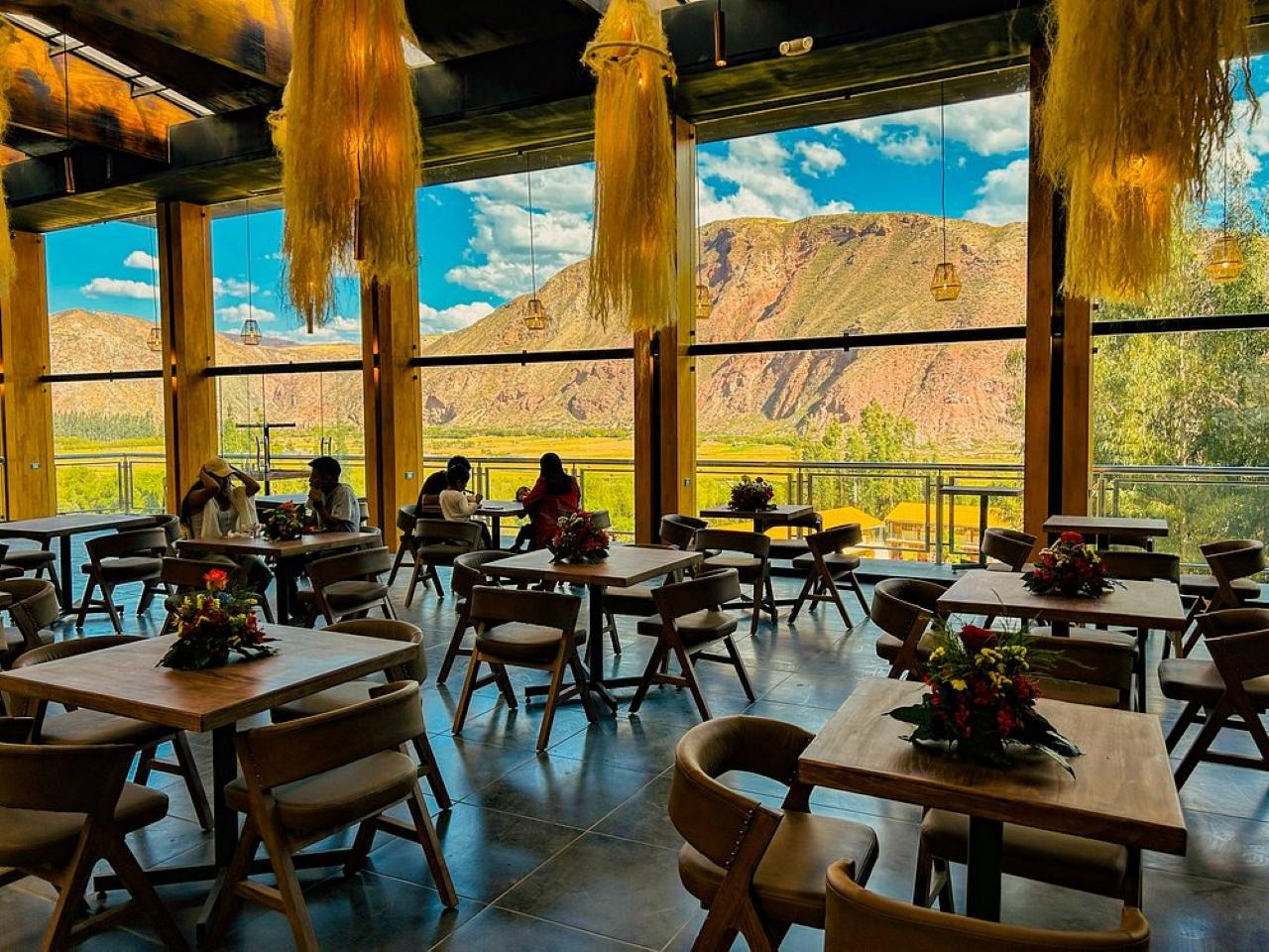 Sacred Valley Full-Day Tour: Pisac, Ollantaytambo & Moray