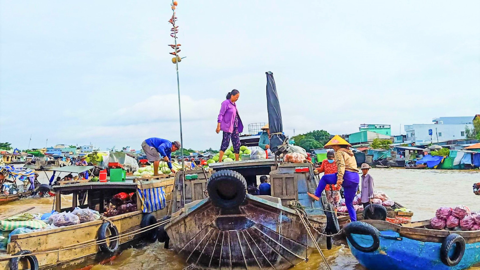Mekong Delta Day Trip: Cai Rang Floating Market & Cồn Sơn Islet