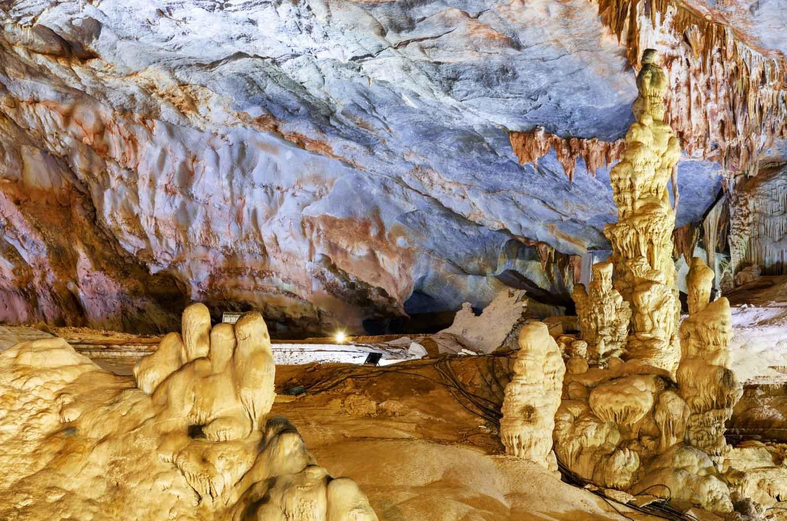 Phong Nha Cave boat tour Son River dragon boat and Paradise Cave karst — image 80