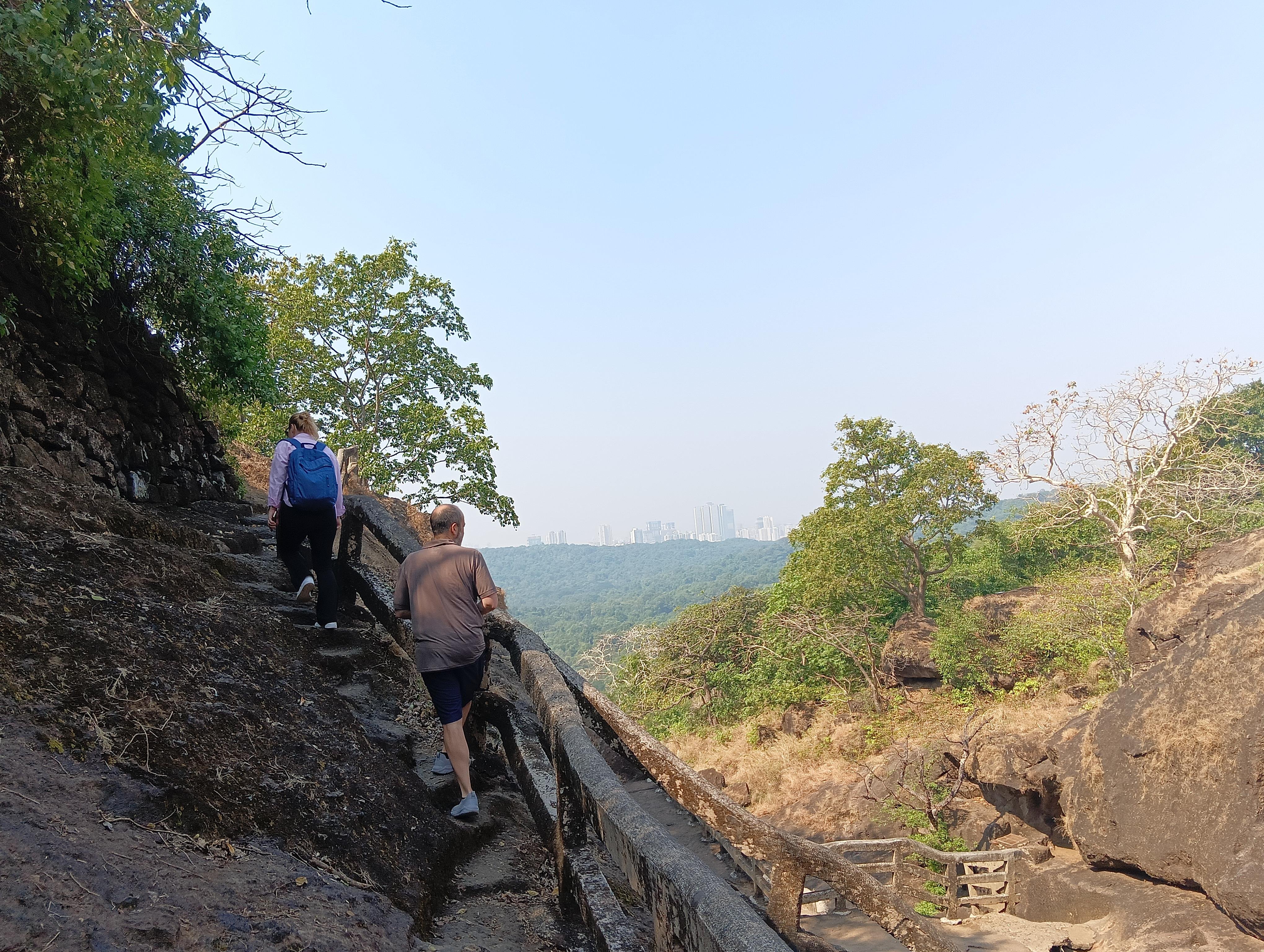 Mumbai: Kanheri Caves & Global Vipassana Pagoda Tour