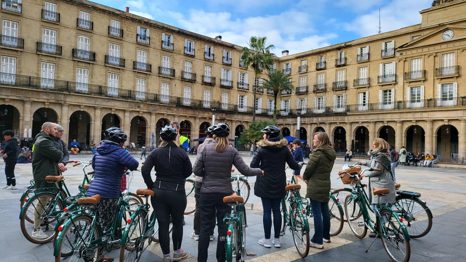 Bilbao Bike Tour: Guggenheim, Old Town & Riverfront
