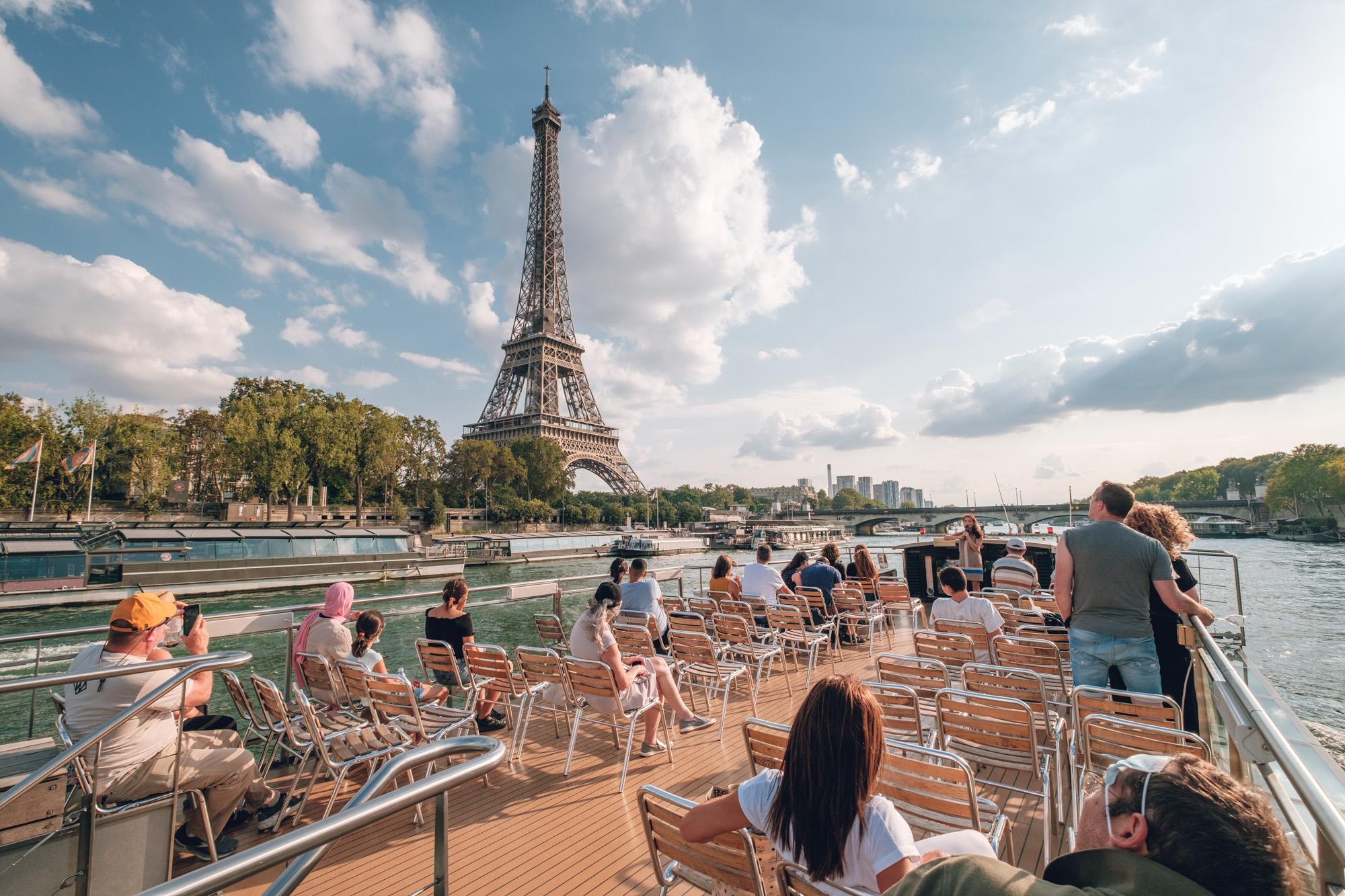 Paris: Hop-On Hop-Off Bus & Seine Cruise Discovery Bundle