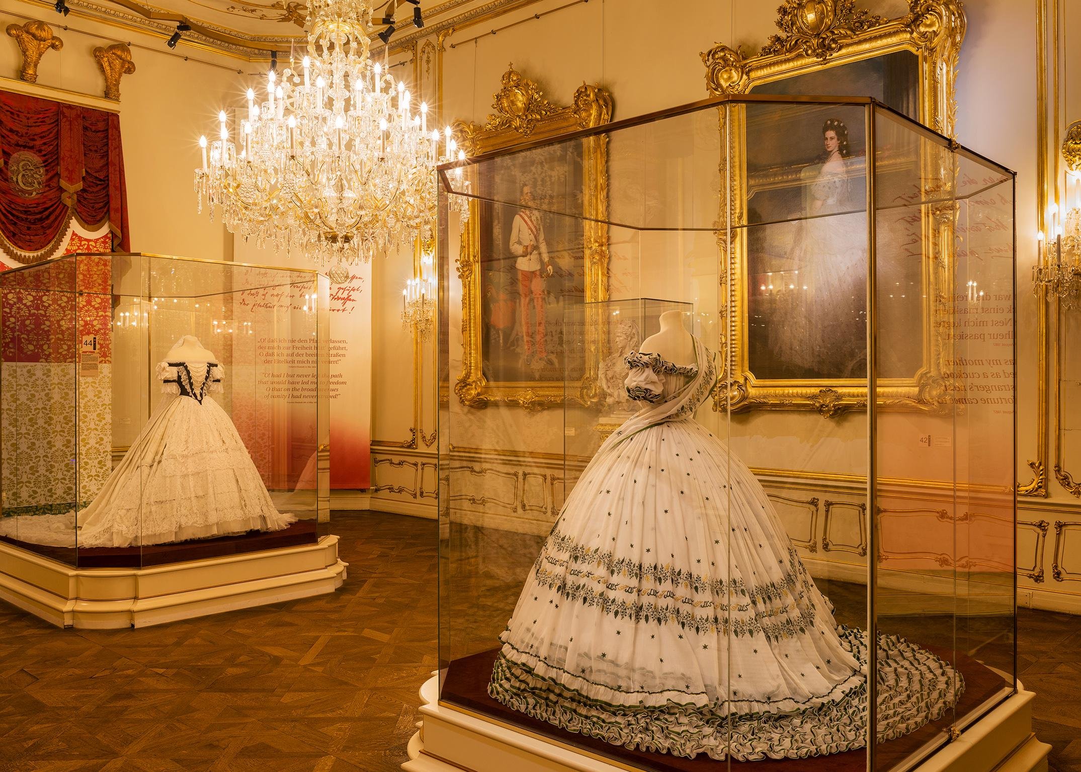 Spanish Court Etiquette Tour at Hofburg Palace