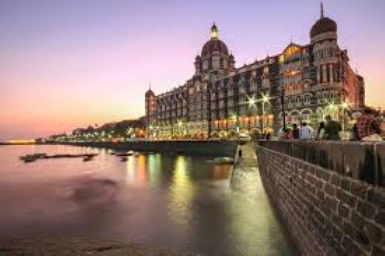 Mumbai Highlights & Elephanta Caves Private Luxury Tour