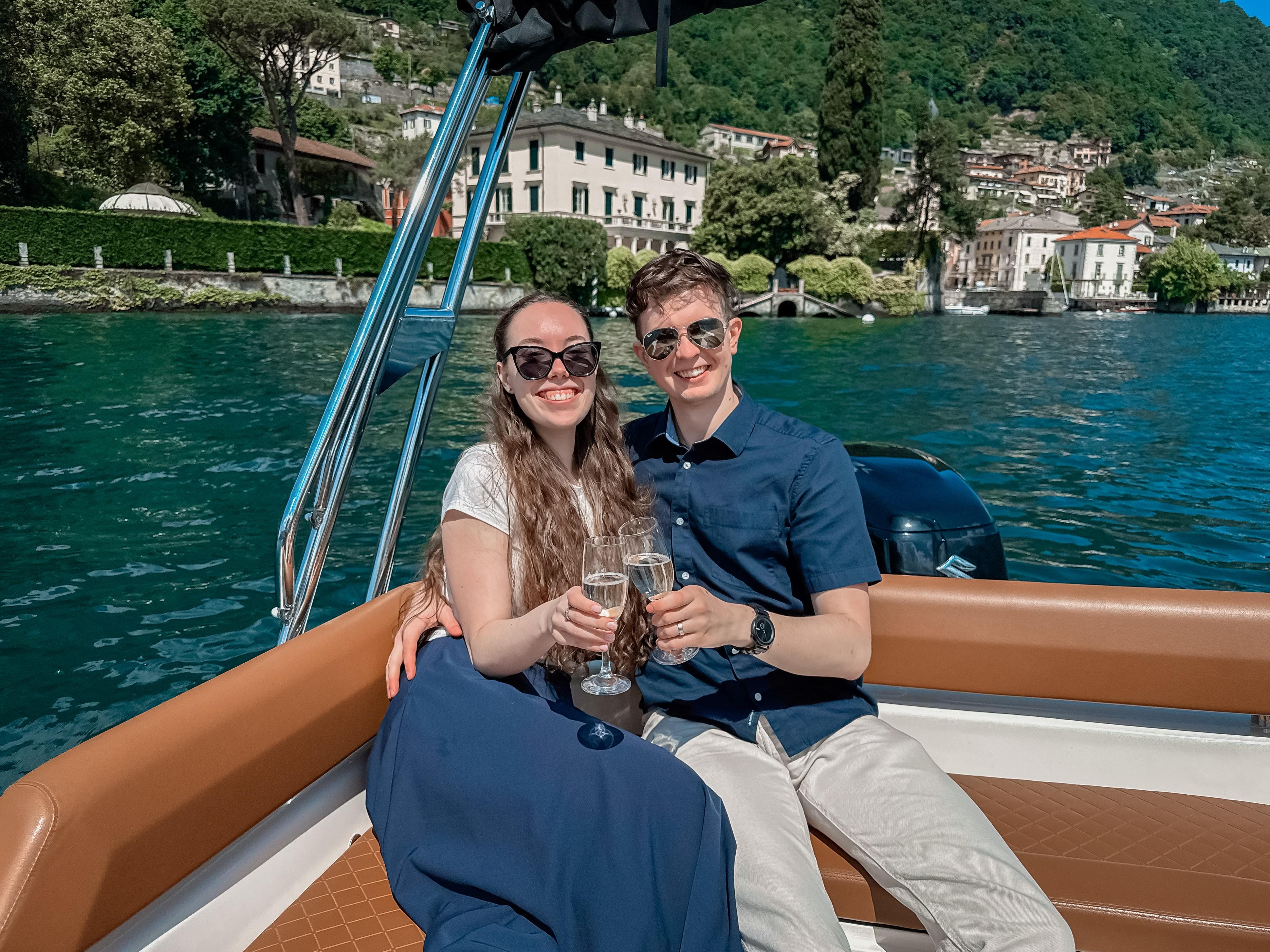 Lake Como boat tour - villa coastline from the water — image 3