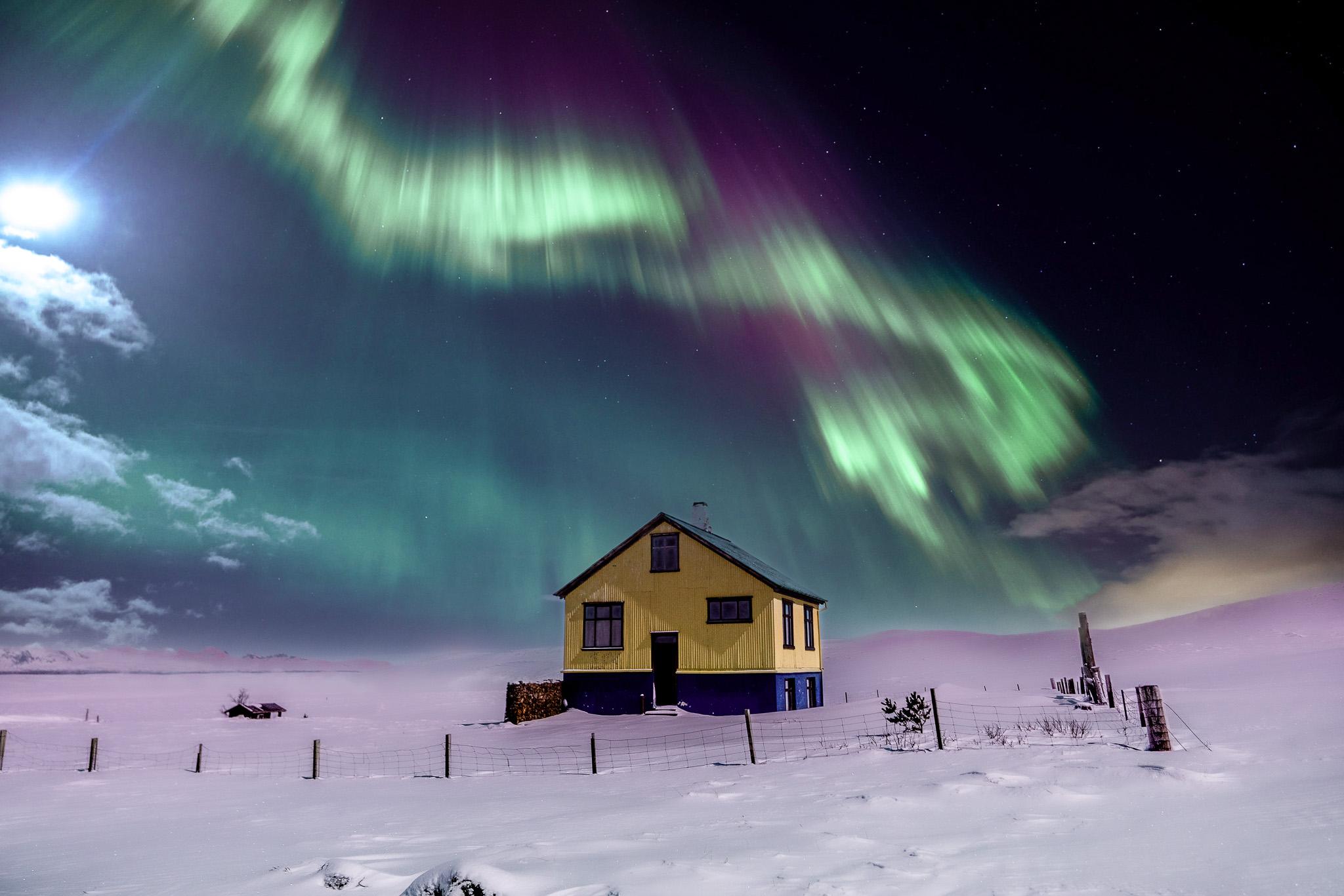 Reykjavik Northern Lights Minibus Hunt with Hot Cocoa