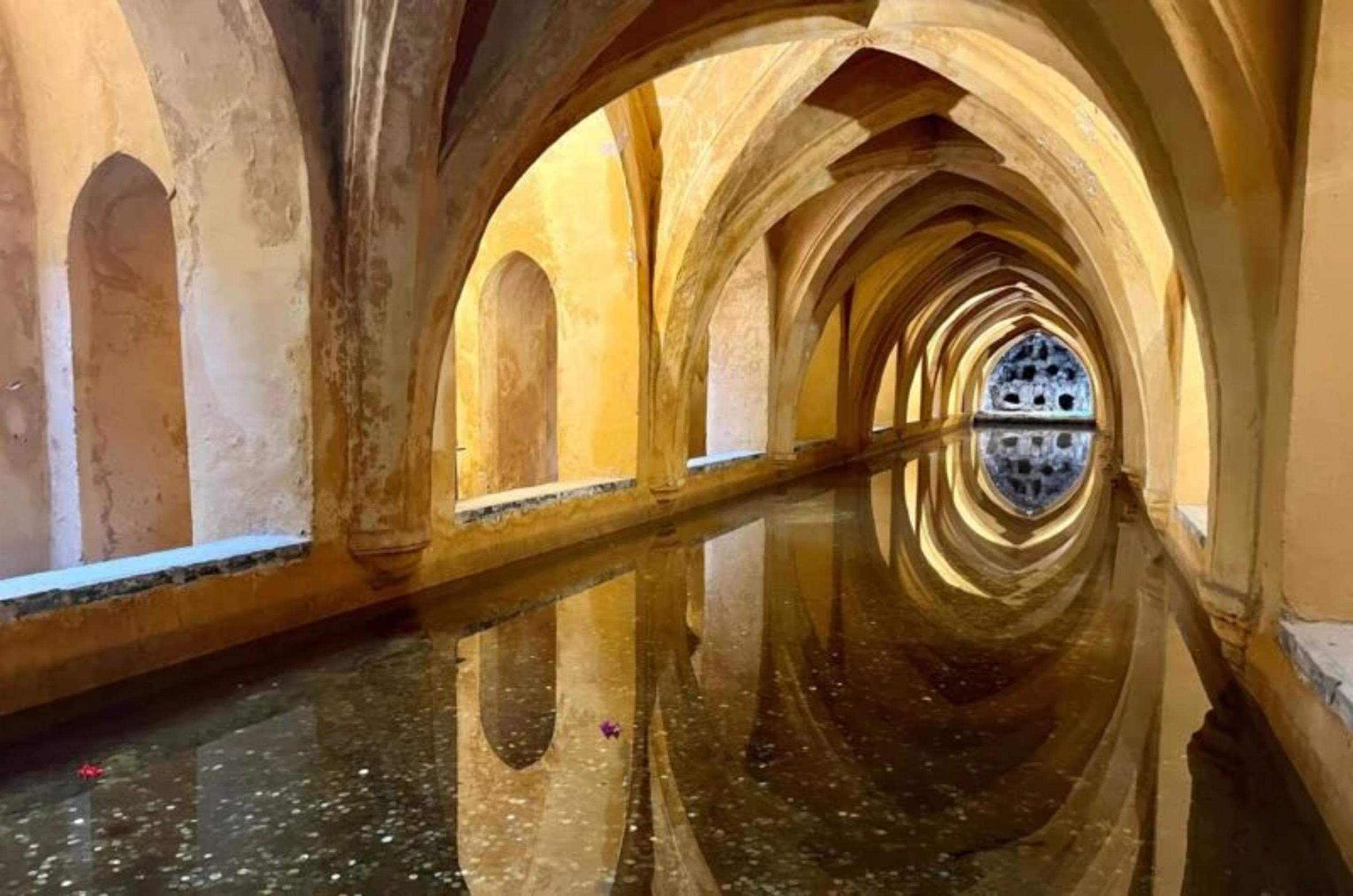 Private Seville Family Discovery Tour & Alcázar Visit