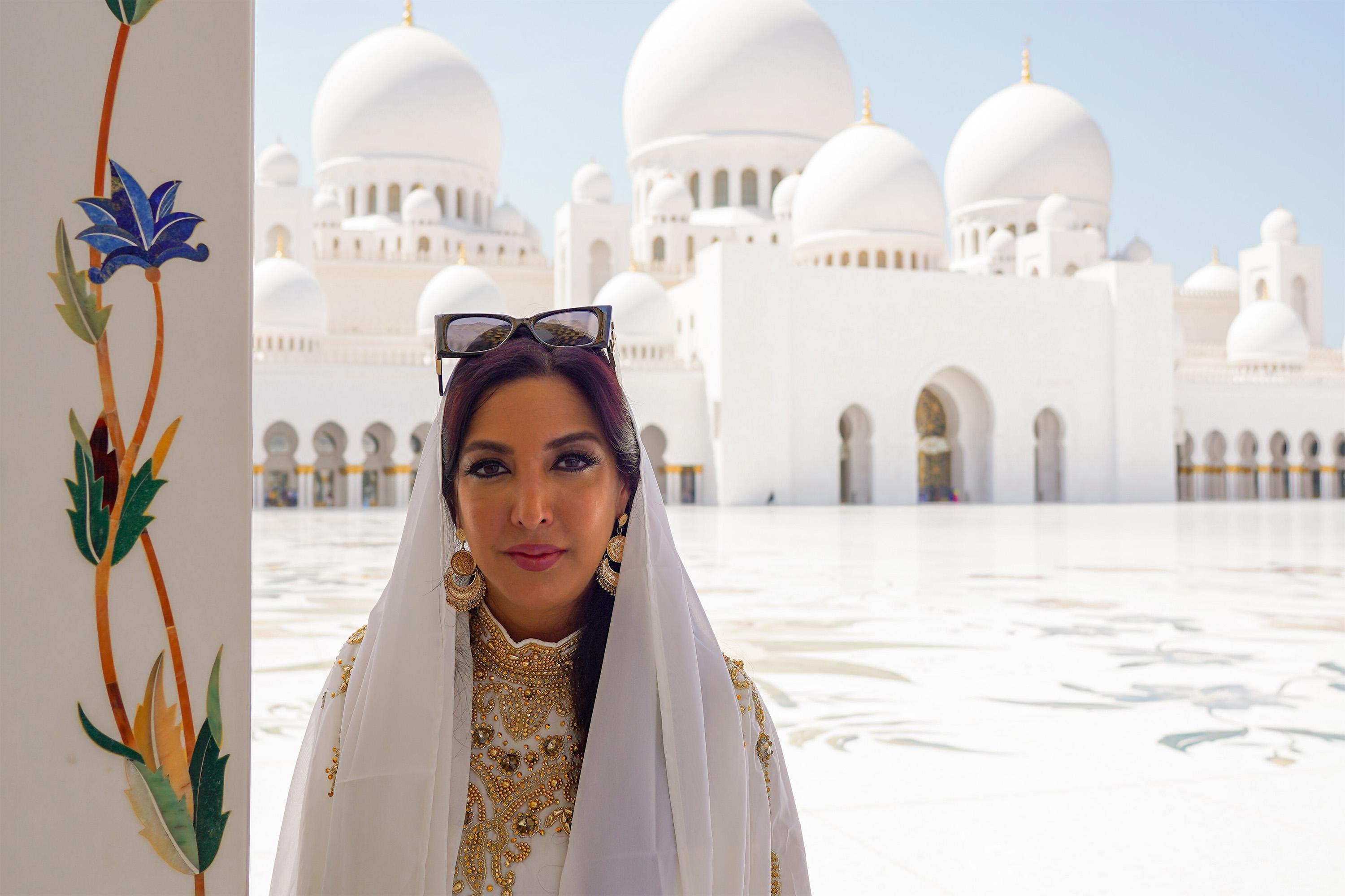 Abu Dhabi Grand Mosque, Presidential Palace & Heritage Village Day Tour from Dubai