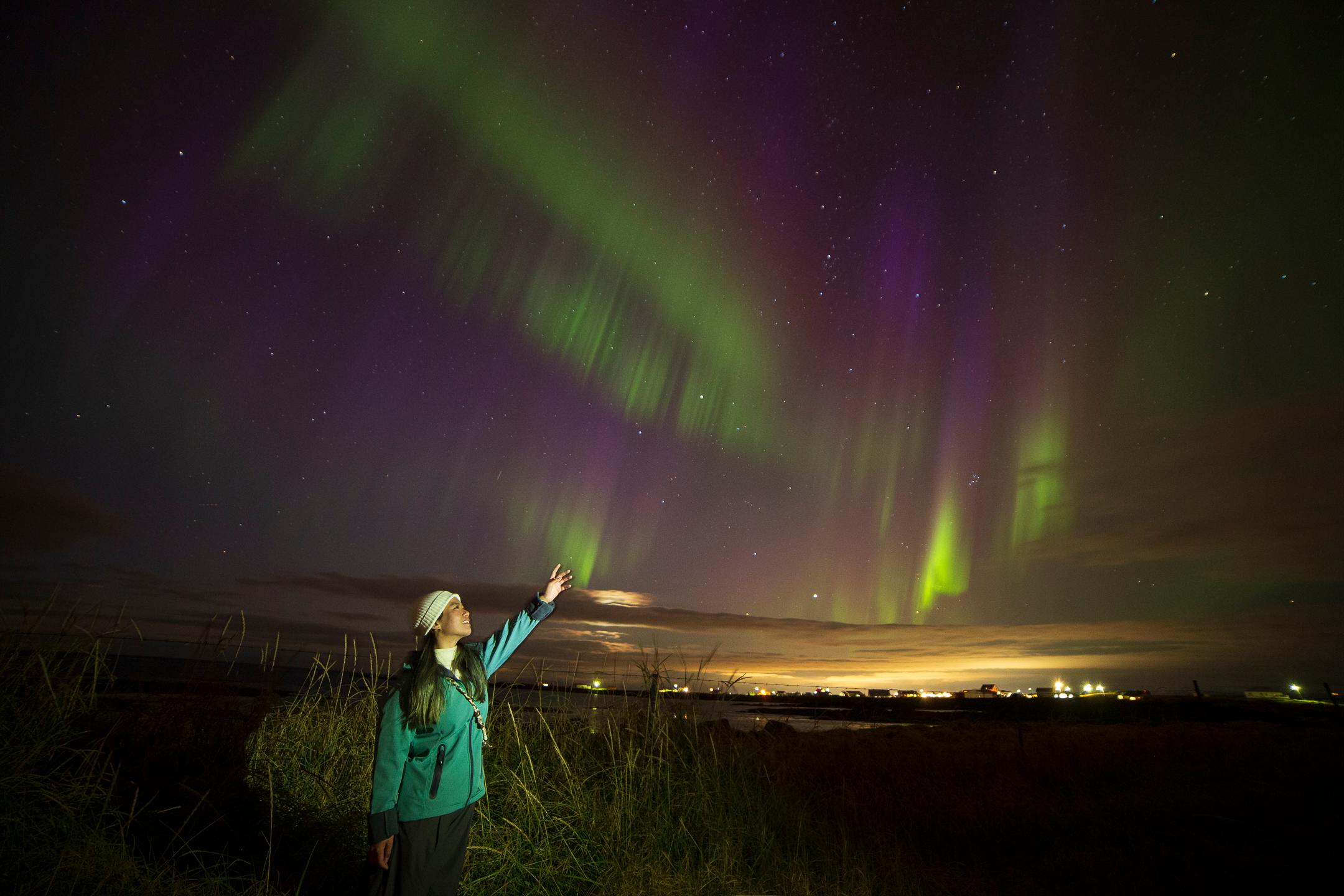 Reykjavik Northern Lights Minibus Hunt with Hot Cocoa