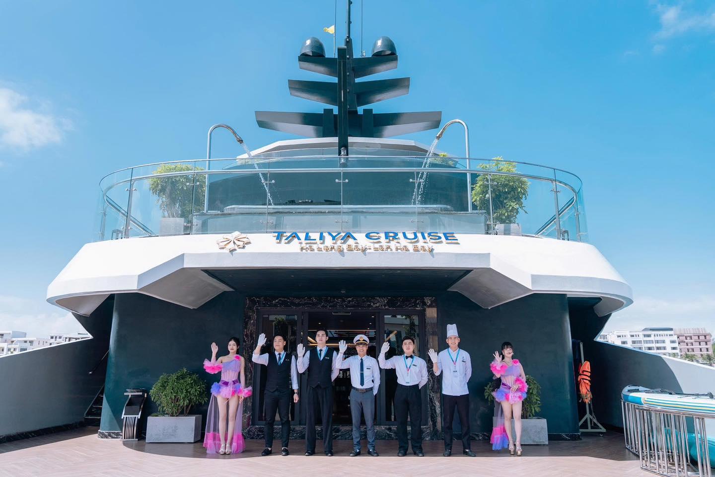 Halong & Lan Ha Bay Luxury Day Cruise with Kayaking, Cave & Cooking Class