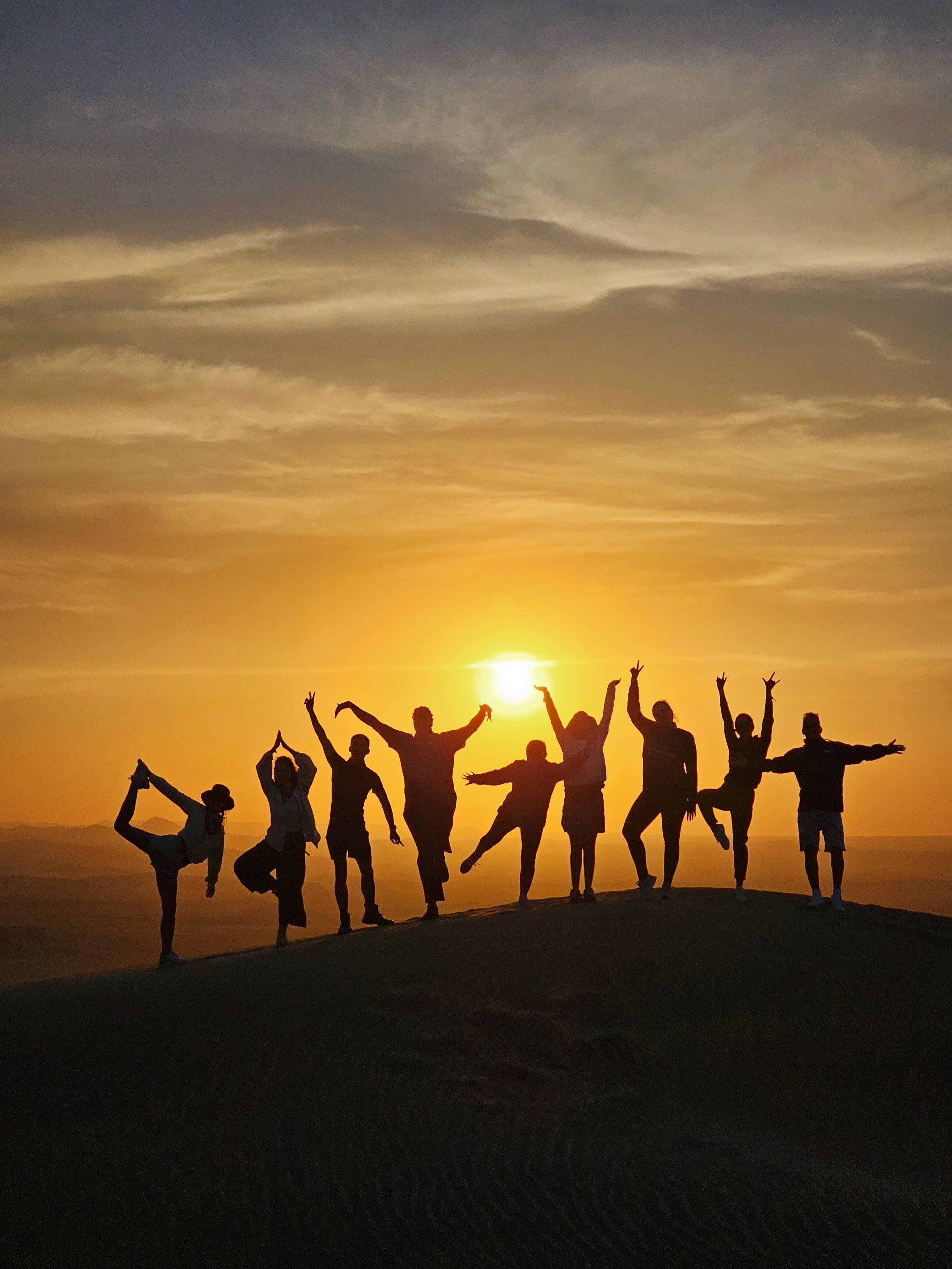 Aventura en Paracas y Huacachina: Islas, Dunas y Puesta de Sol en el Desierto