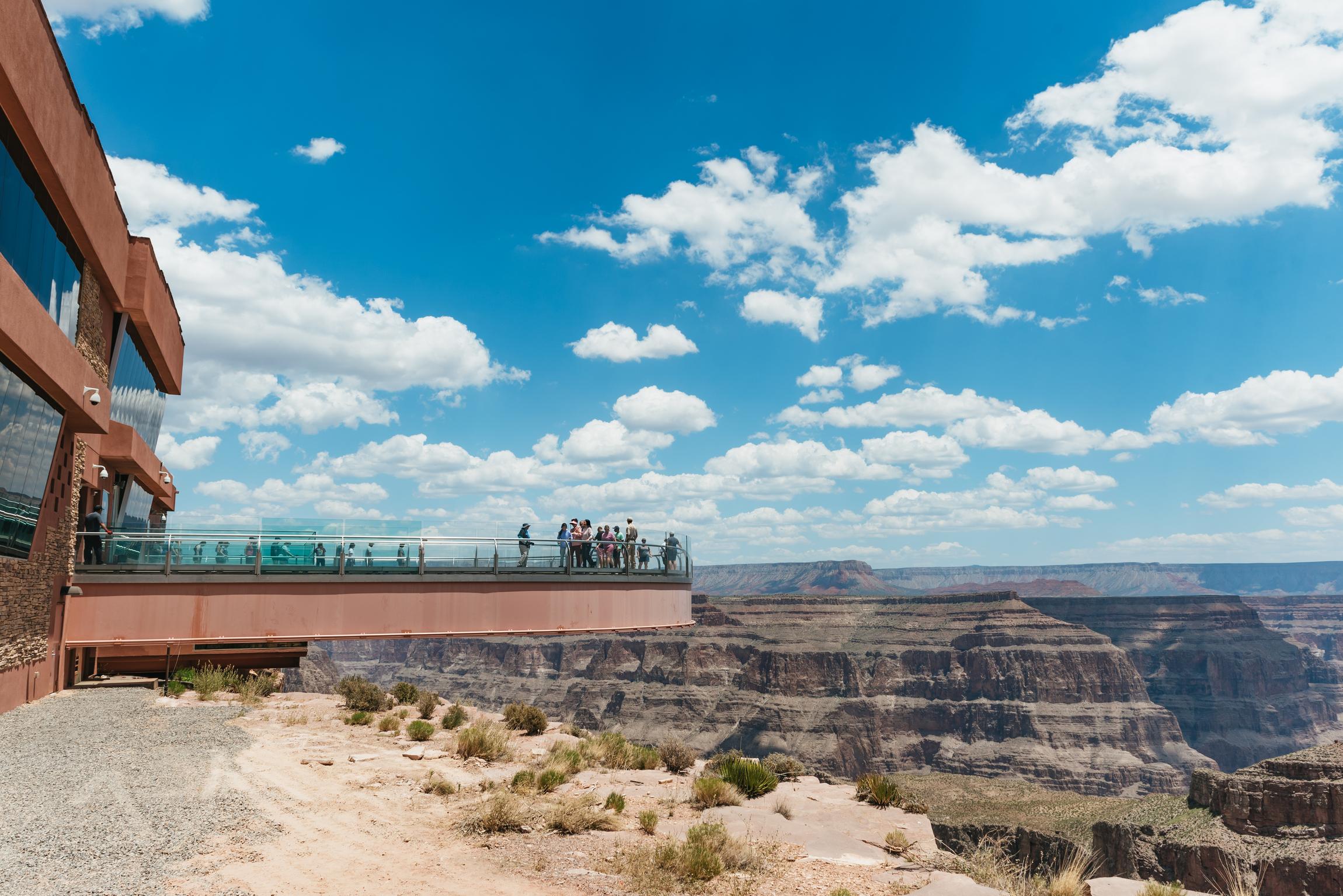 Las Vegas: Grand Canyon West Rim & Hoover Dam VIP Tour with Meals