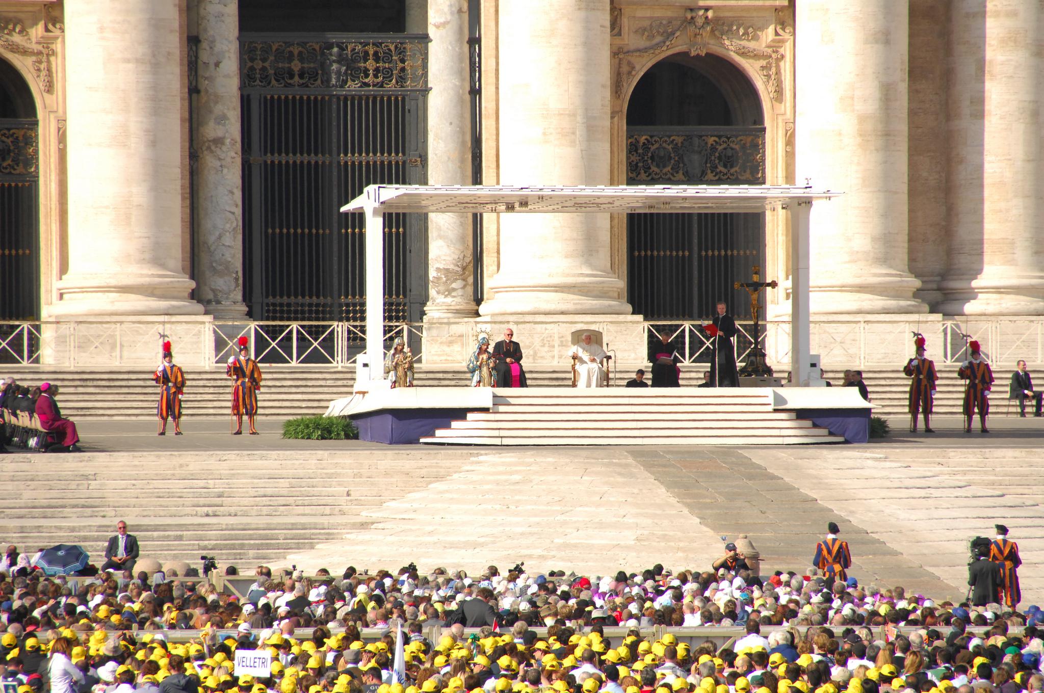 Pope's Audience, Vatican Museums & Tiber Boat Tour