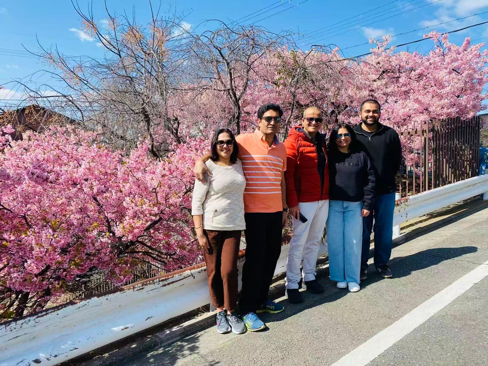 Osaka Custom Private Tour by Luxury Vehicle