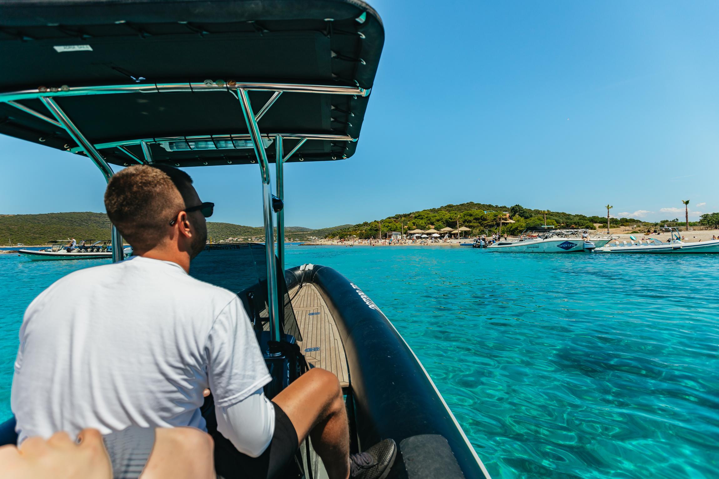 5-Island Speedboat Adventure: Blue Cave & Hvar from Split/Trogir