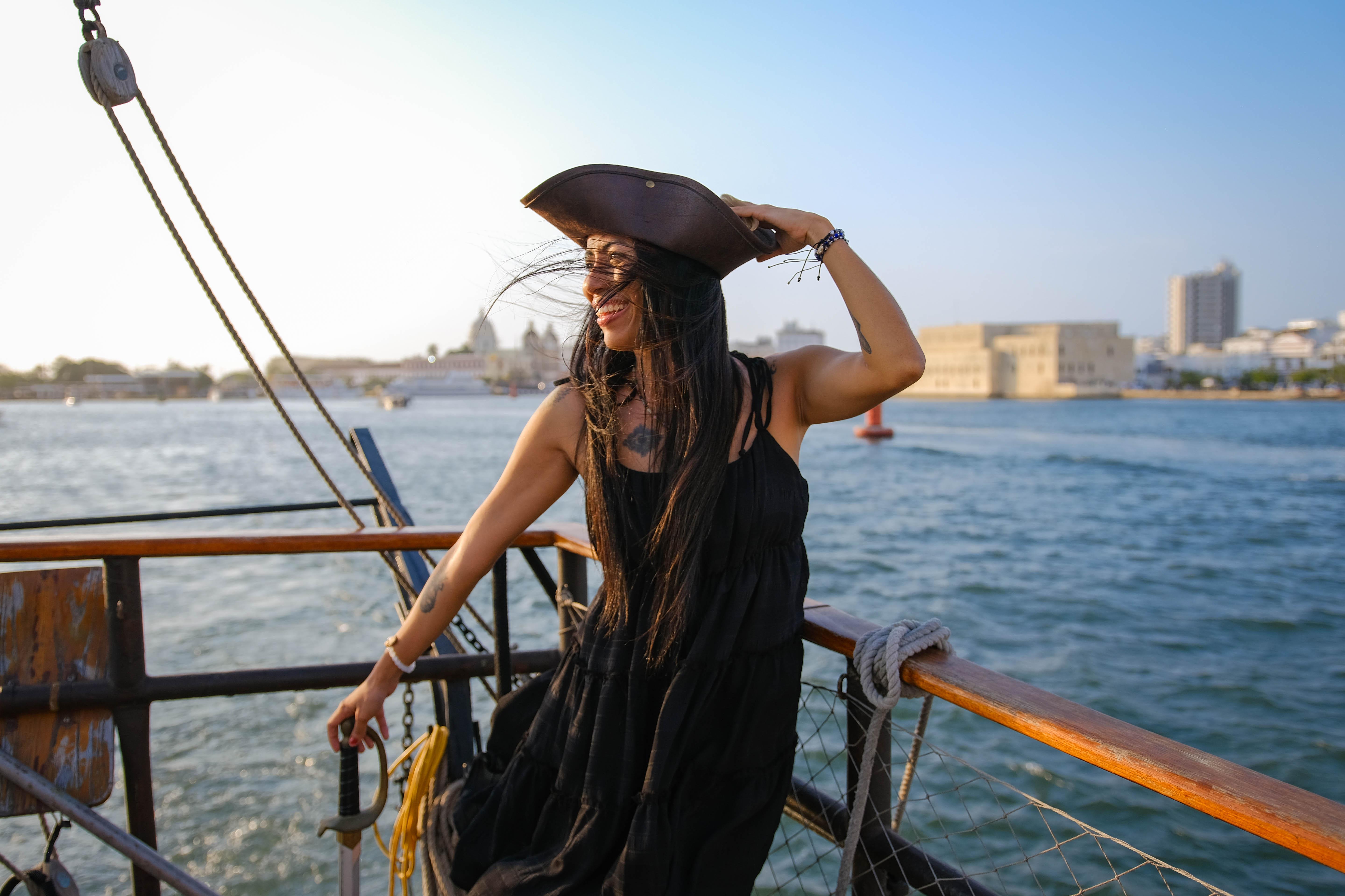 Cartagena Historic Walking Tour & Pirate Ship Sunset Cruise