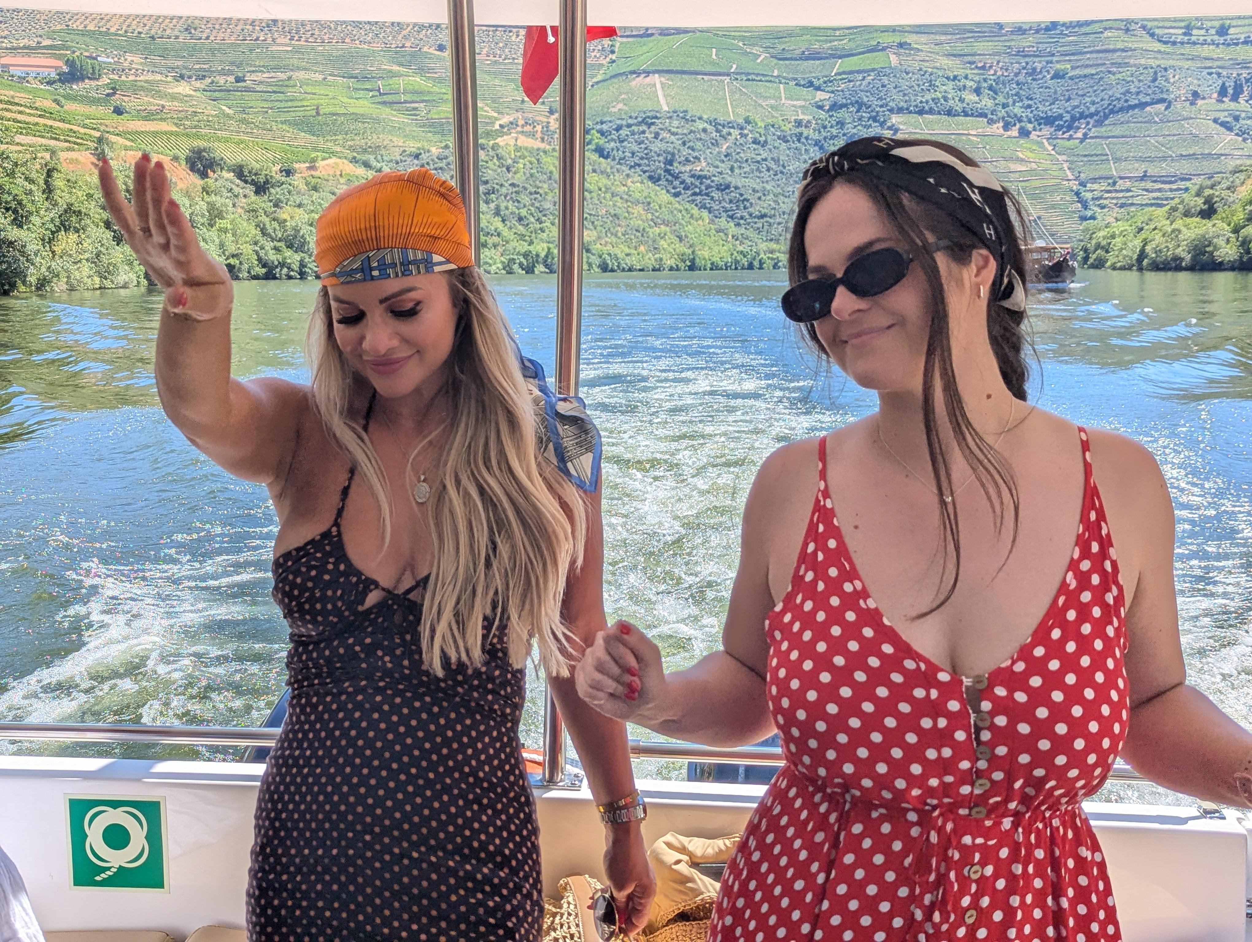 Porto: Douro Valley & Vinho Verde Day Tour with Tastings, Lunch & Boat Cruise