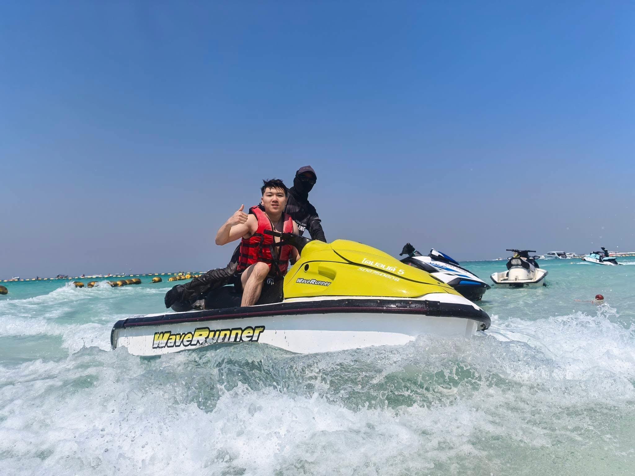 Pattaya to Coral Island: Speedboat & 4-Activity Day Trip