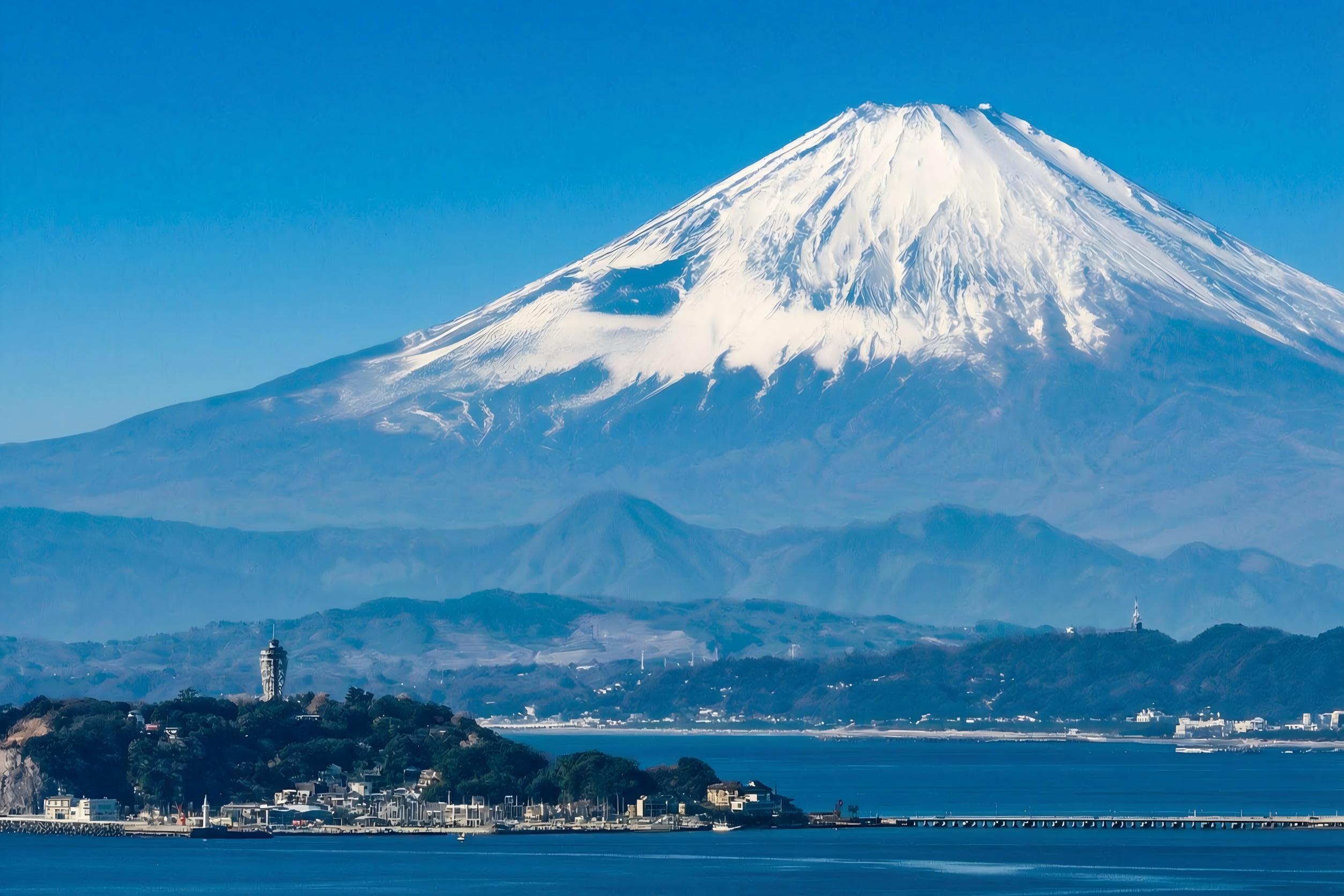 Hakone & Enoshima Day Tour: Ropeway, Pirate Ship & Mt. Fuji Views