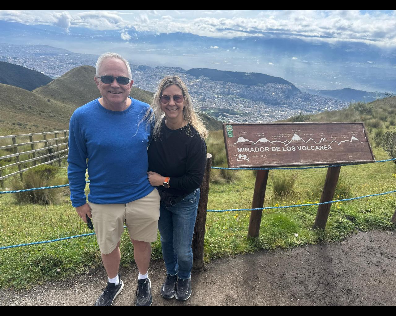 Private Quito Highlights: Colonial Center, Cable Car & Equator