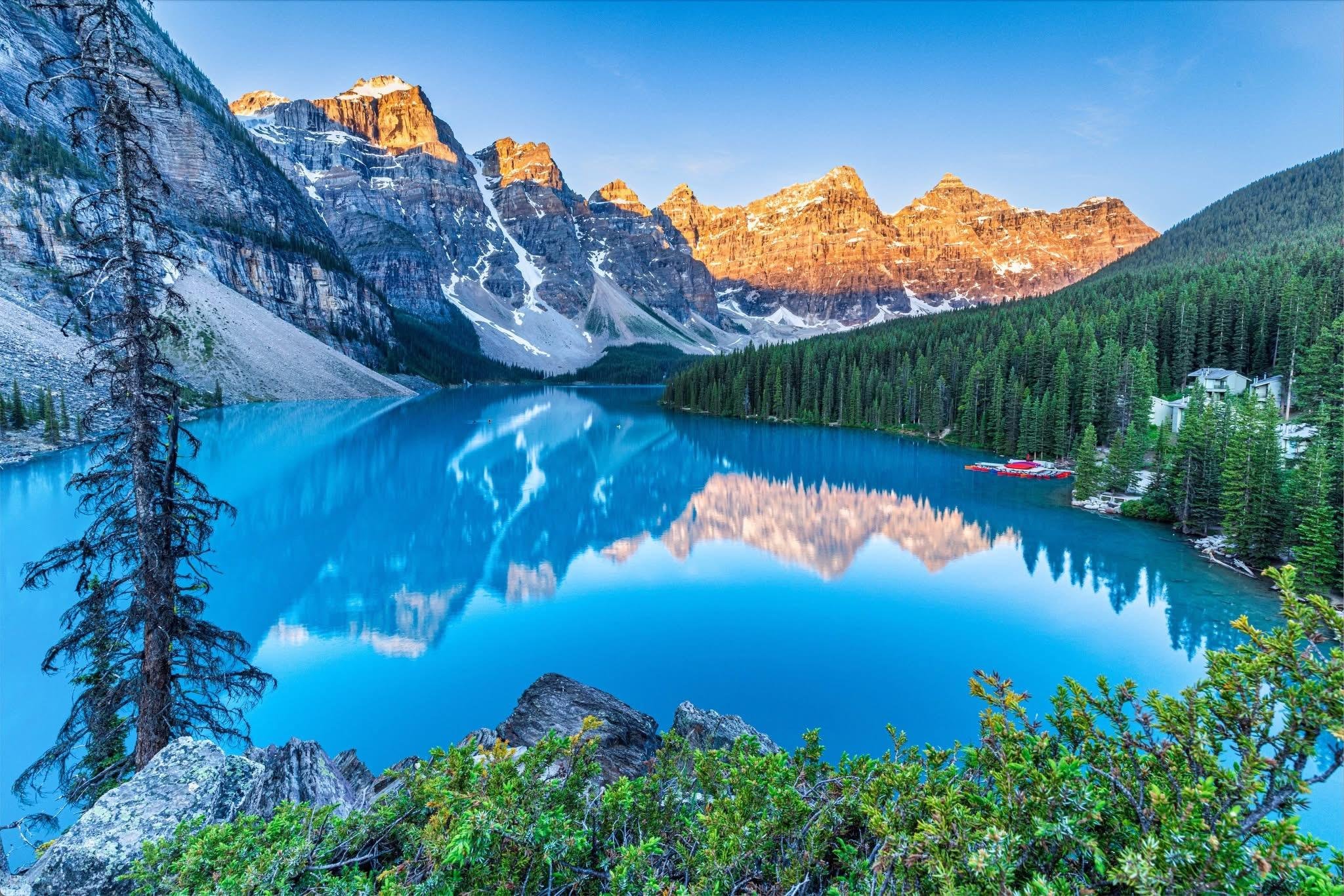 Lake Louise, Moraine, Emerald & Johnston Canyon VIP Tour — Emerald Lake and Canadian Rockies scenery (2)