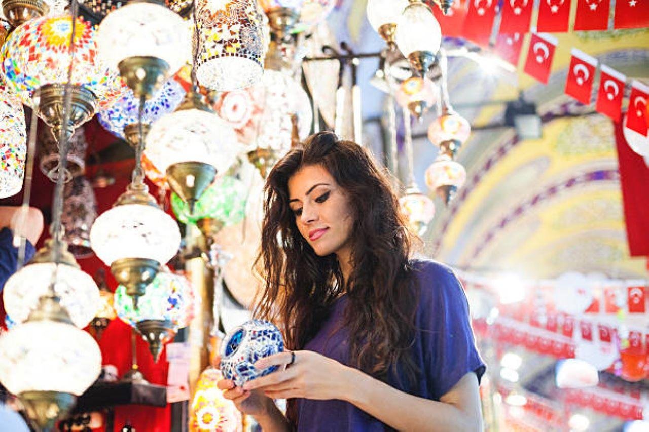Delhi Personal Shopping Tour with Local Female Expert