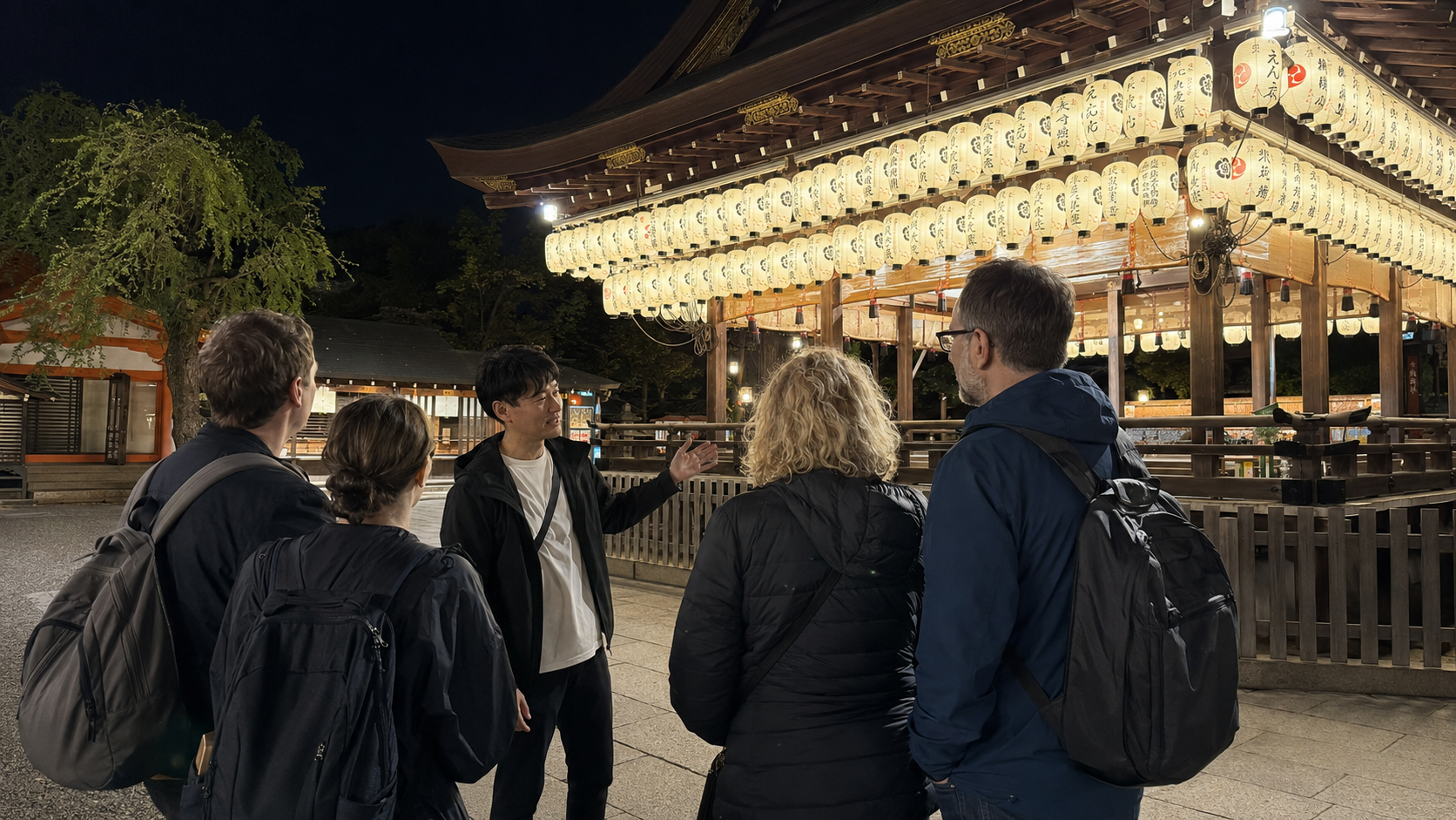 Tour privado a pie por Kioto al atardecer: Gion, Pontocho y el santuario Yasaka