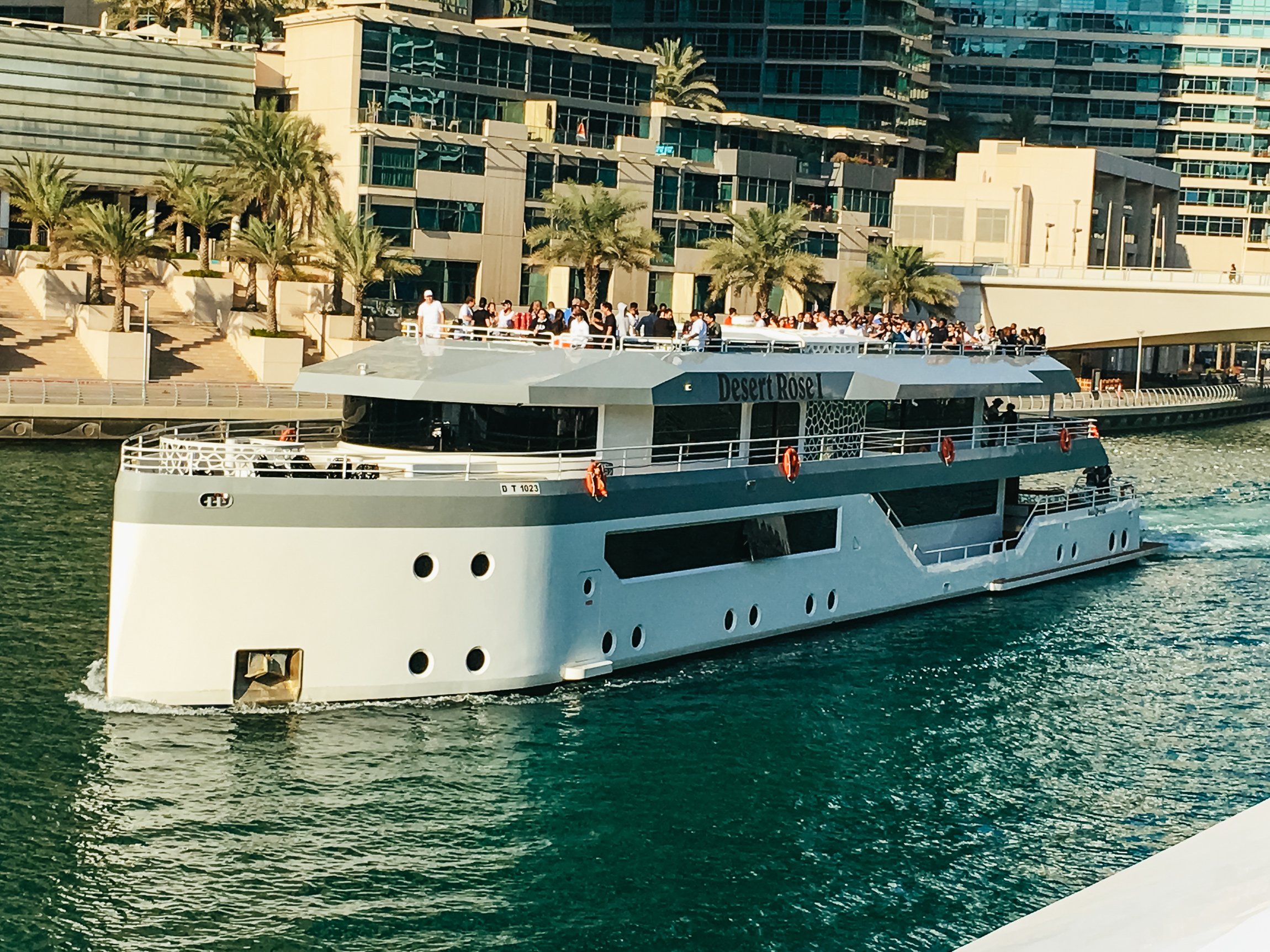 Dubai Mega Yacht Dinner Cruise with Buffet
