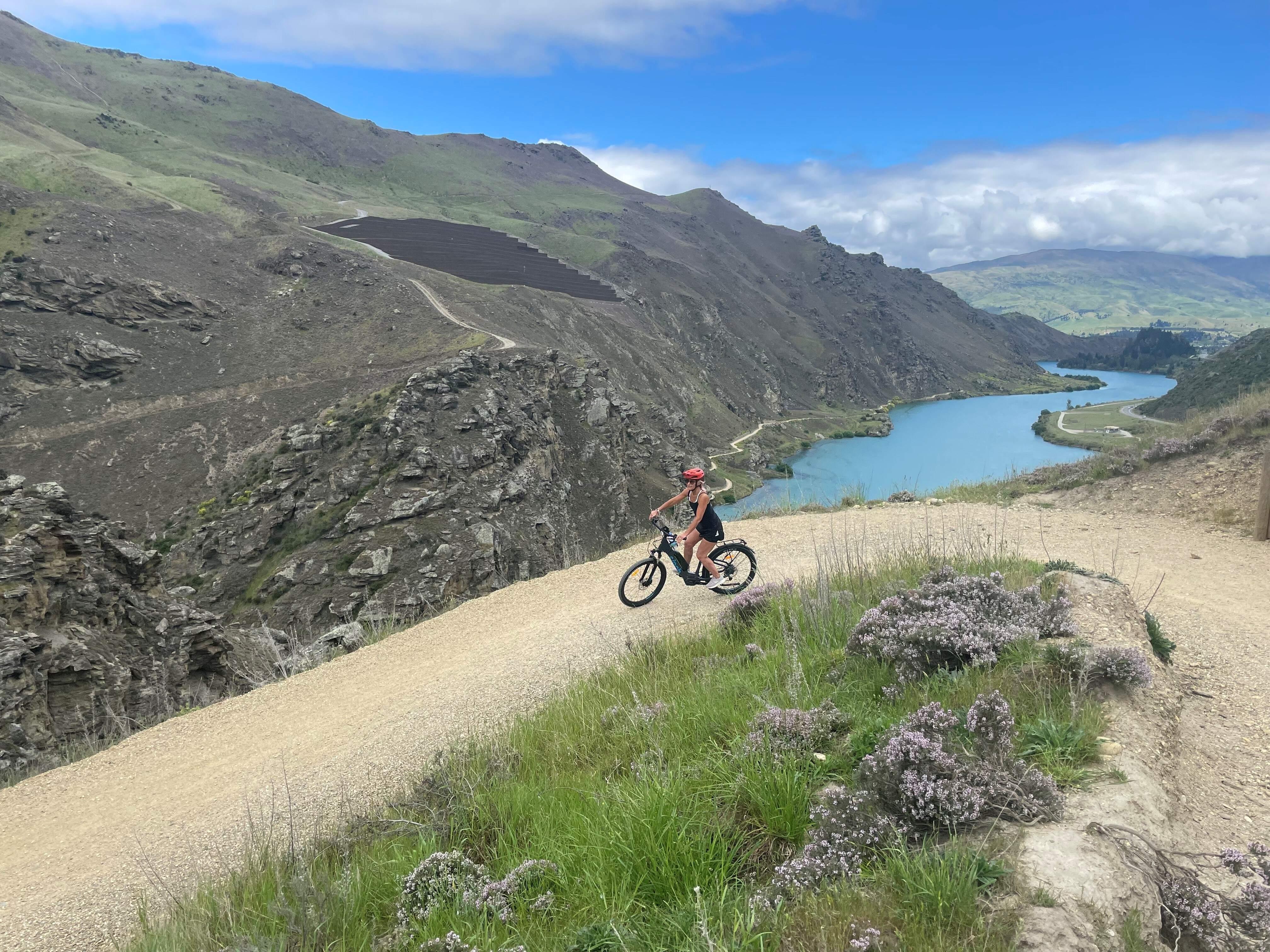 Lake Dunstan Trail E-Bike Adventure with Shuttle