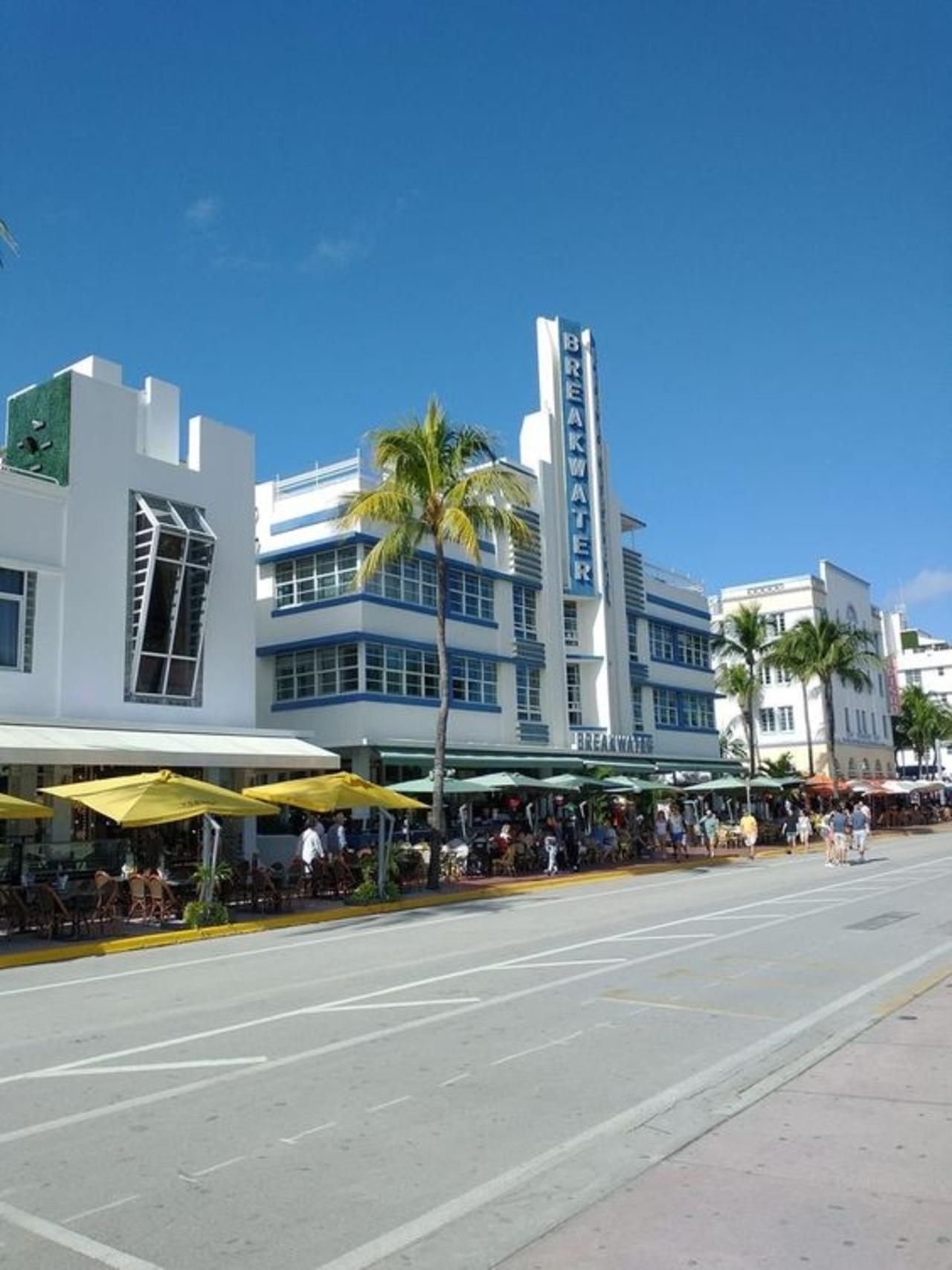 South Beach Art Deco Walking Tour with Private Guide