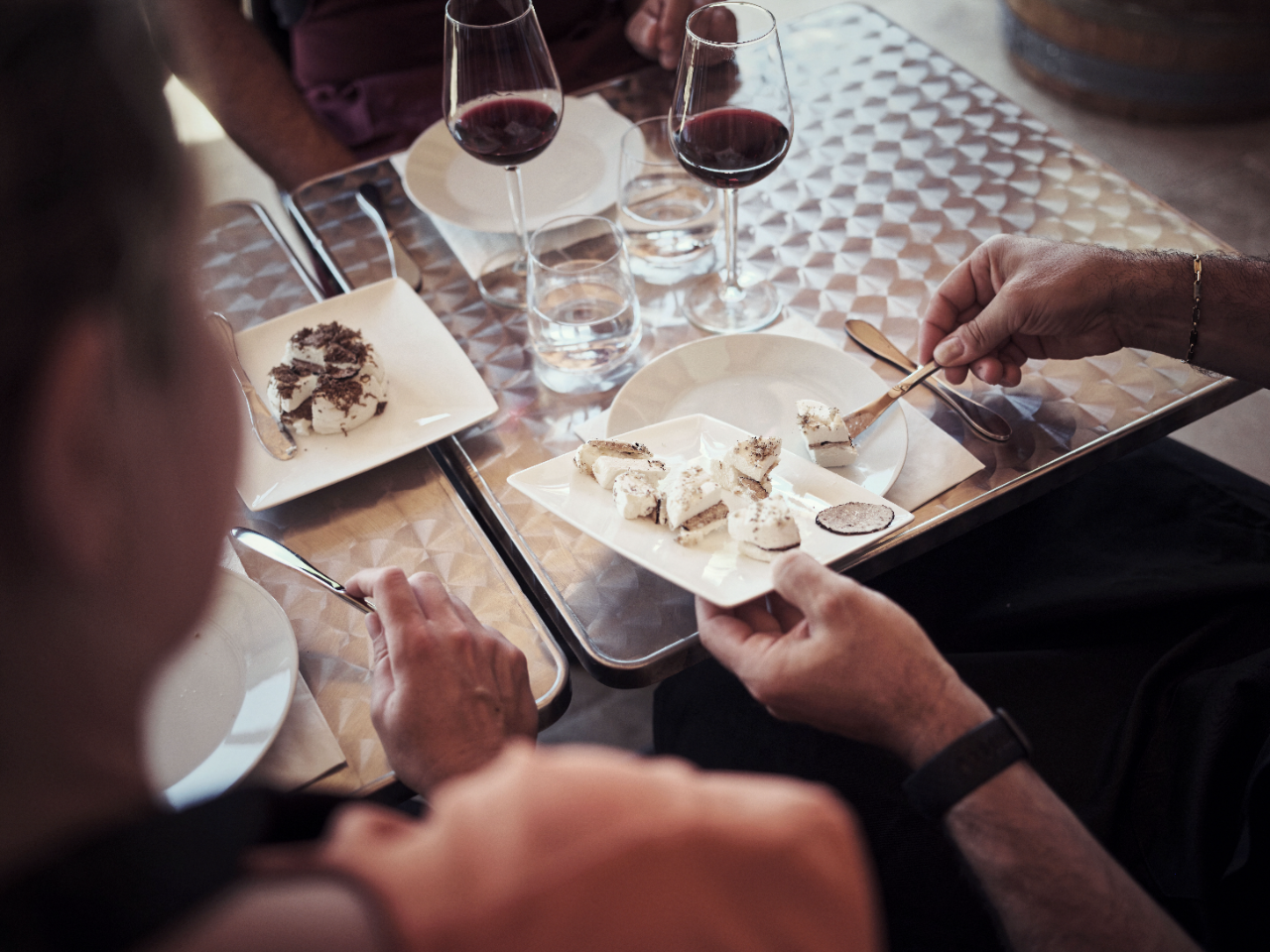 Truffle Discovery & Châteauneuf-du-Pape Wine Tour from Avignon