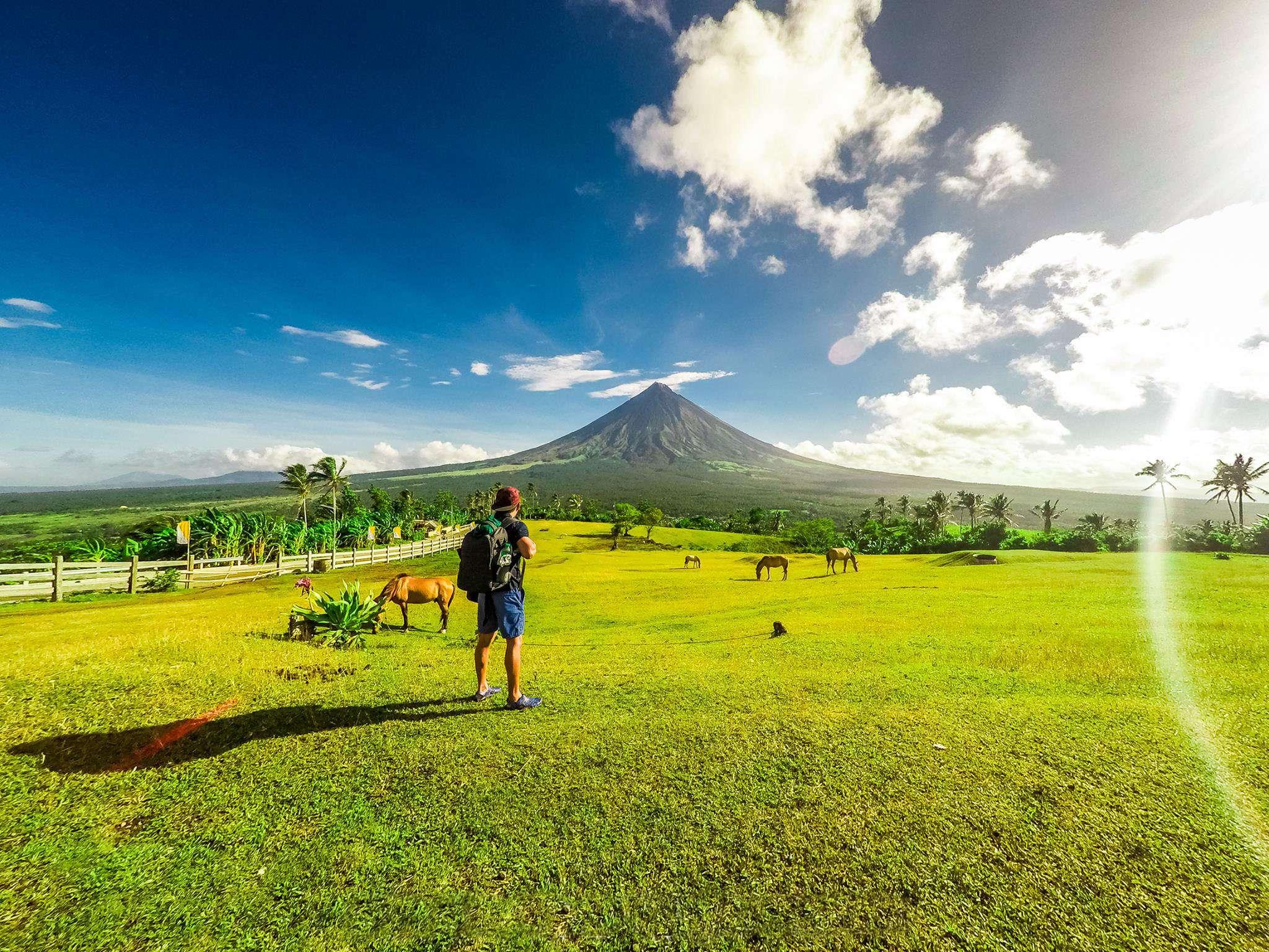 Mayon Volcano Vista Tour with Snacks & Drinks