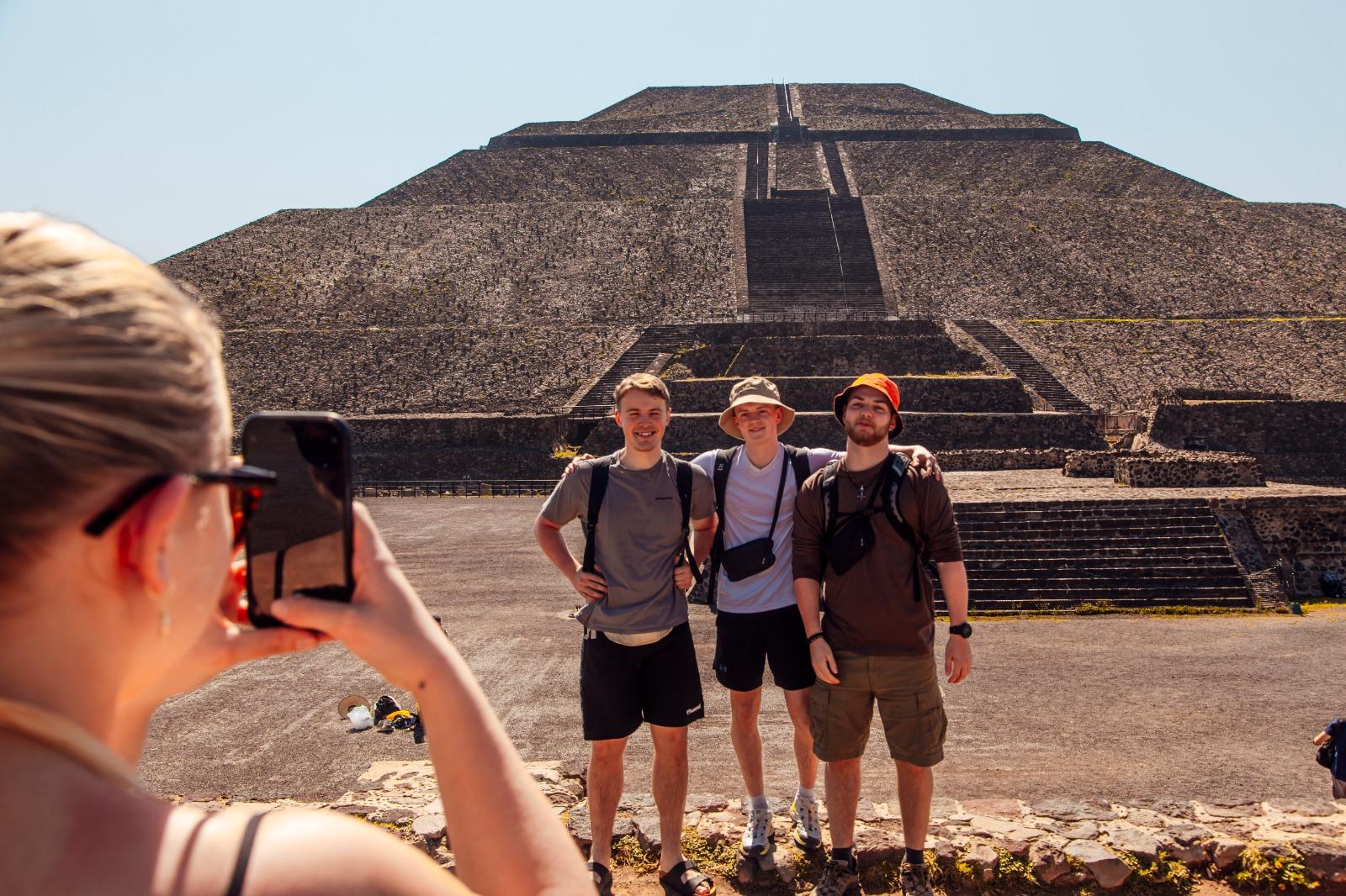 Teotihuacan Pyramids Cycling and Cultural Discovery Tour