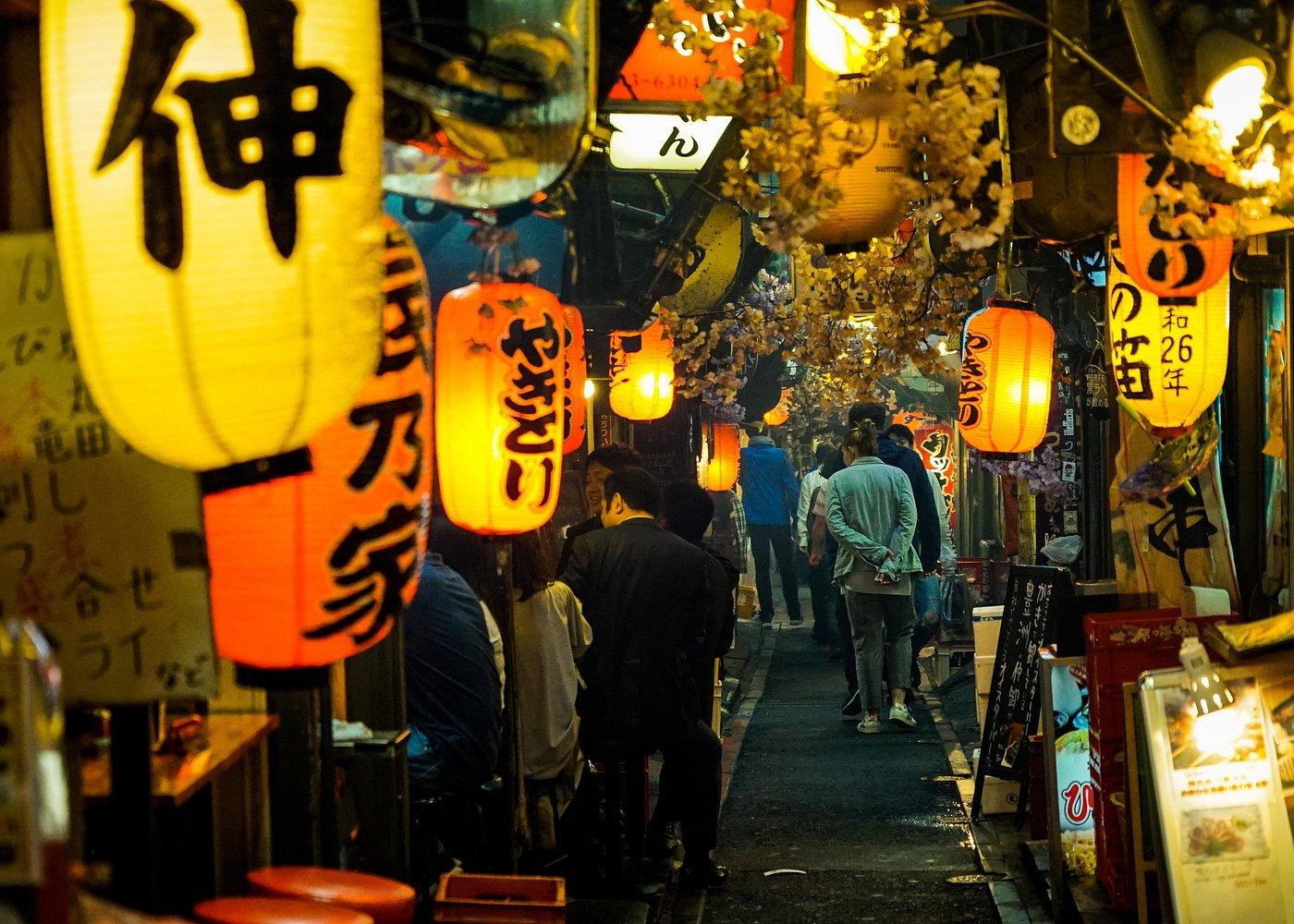 Tokyo Night Walk: Shibuya & Shinjuku in 4 Hours