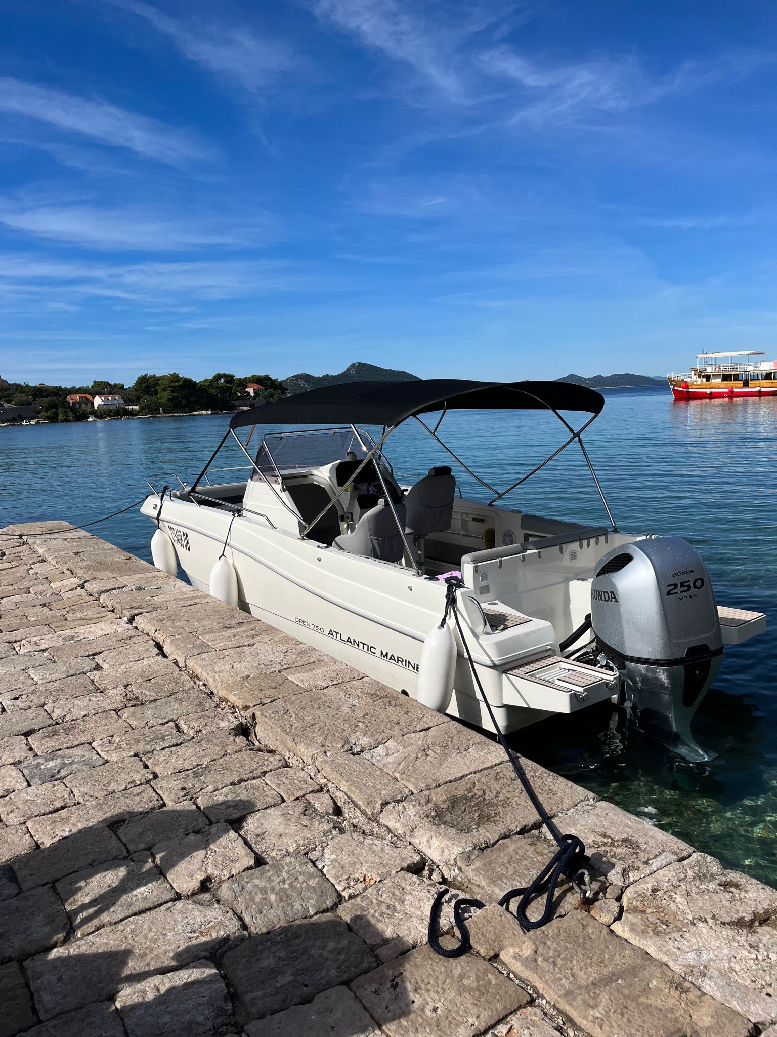 Dubrovnik Speedboat Excursion: Blue Cave & Sunj Beach