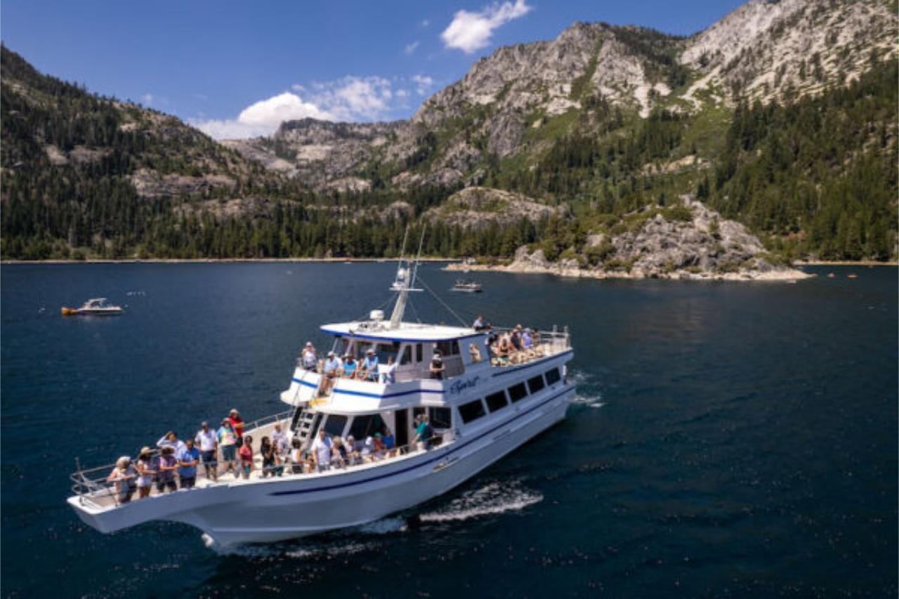 Emerald Bay Sightseeing Cruise with Onboard Bar